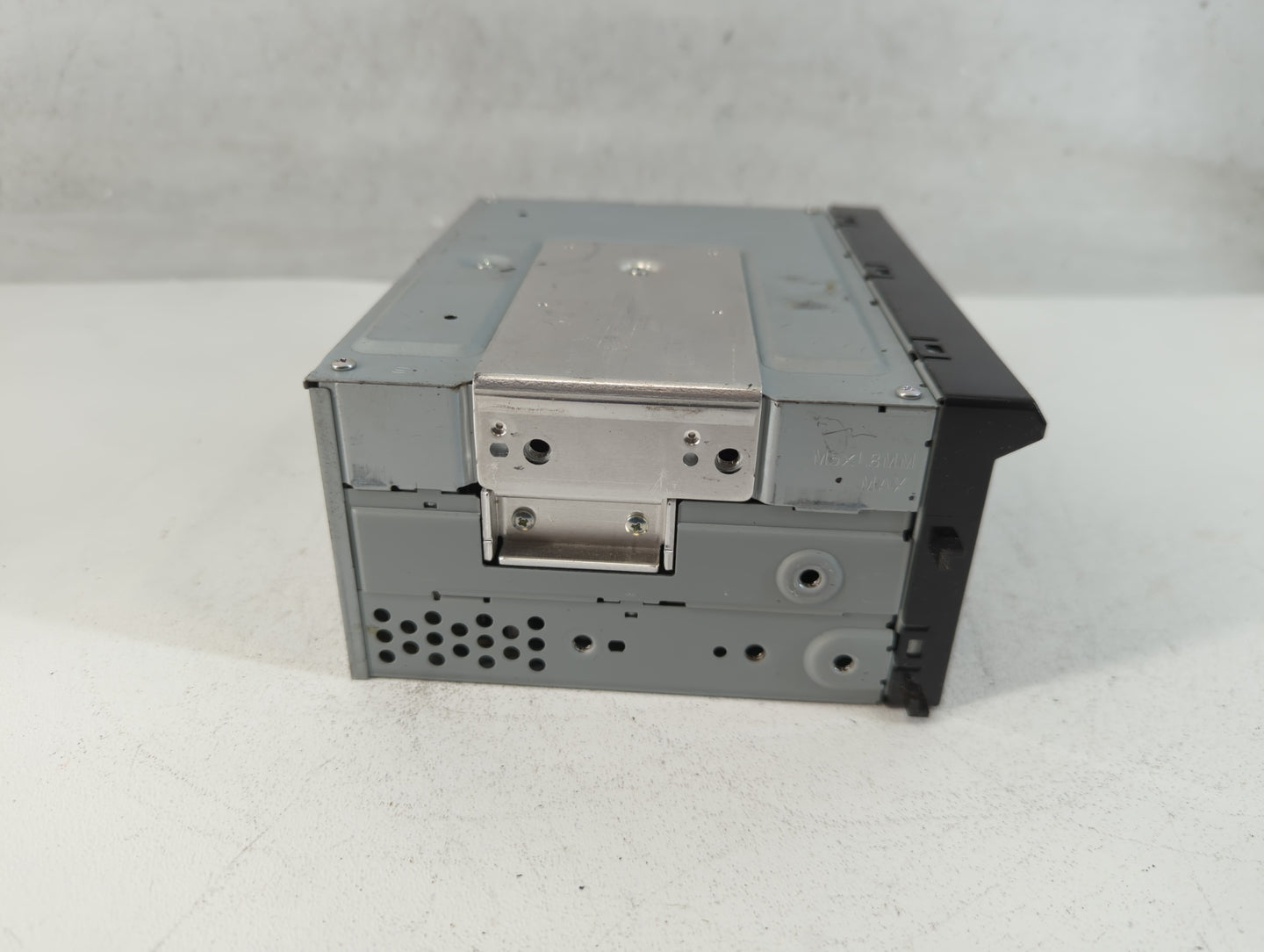 2017 Honda Cr-V Radio AM FM Cd Player Receiver Replacement P/N:976DX225 Fits OEM Used Auto Parts - Oemusedautoparts1.com