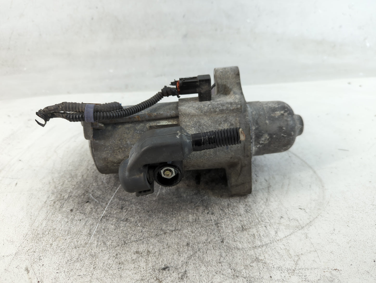 2017-2019 Honda Cr-V Car Starter Motor Solenoid OEM P/N:SM-75009 Fits Fits 2017 2018 2019 OEM Used Auto Parts - Oemusedautop