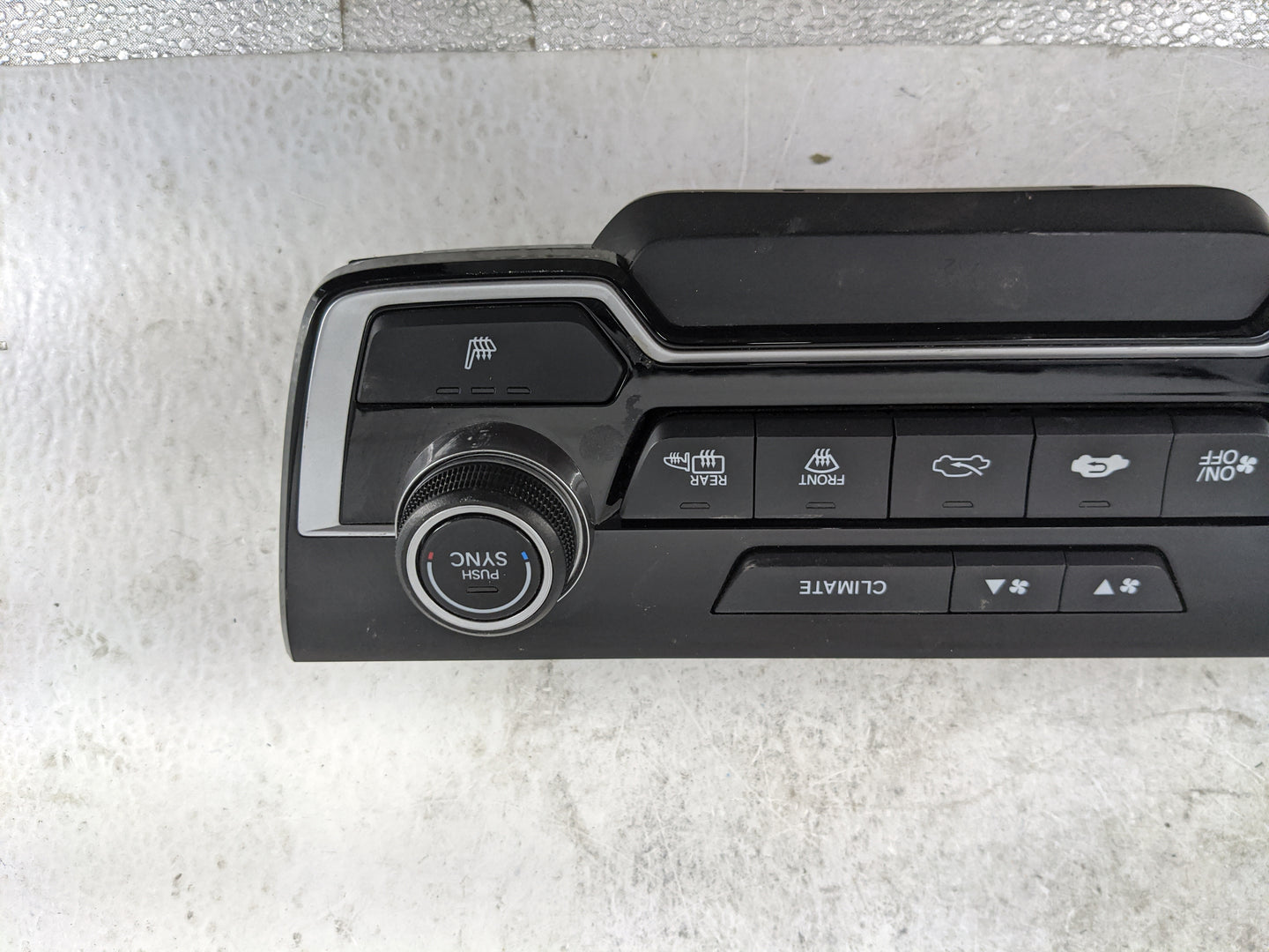 2017 Honda Crv Climate Control Module Temperature AC/Heater Replacement P/N:79620TLAC413M1 Fits Fits 2018 2019 OEM Used Auto