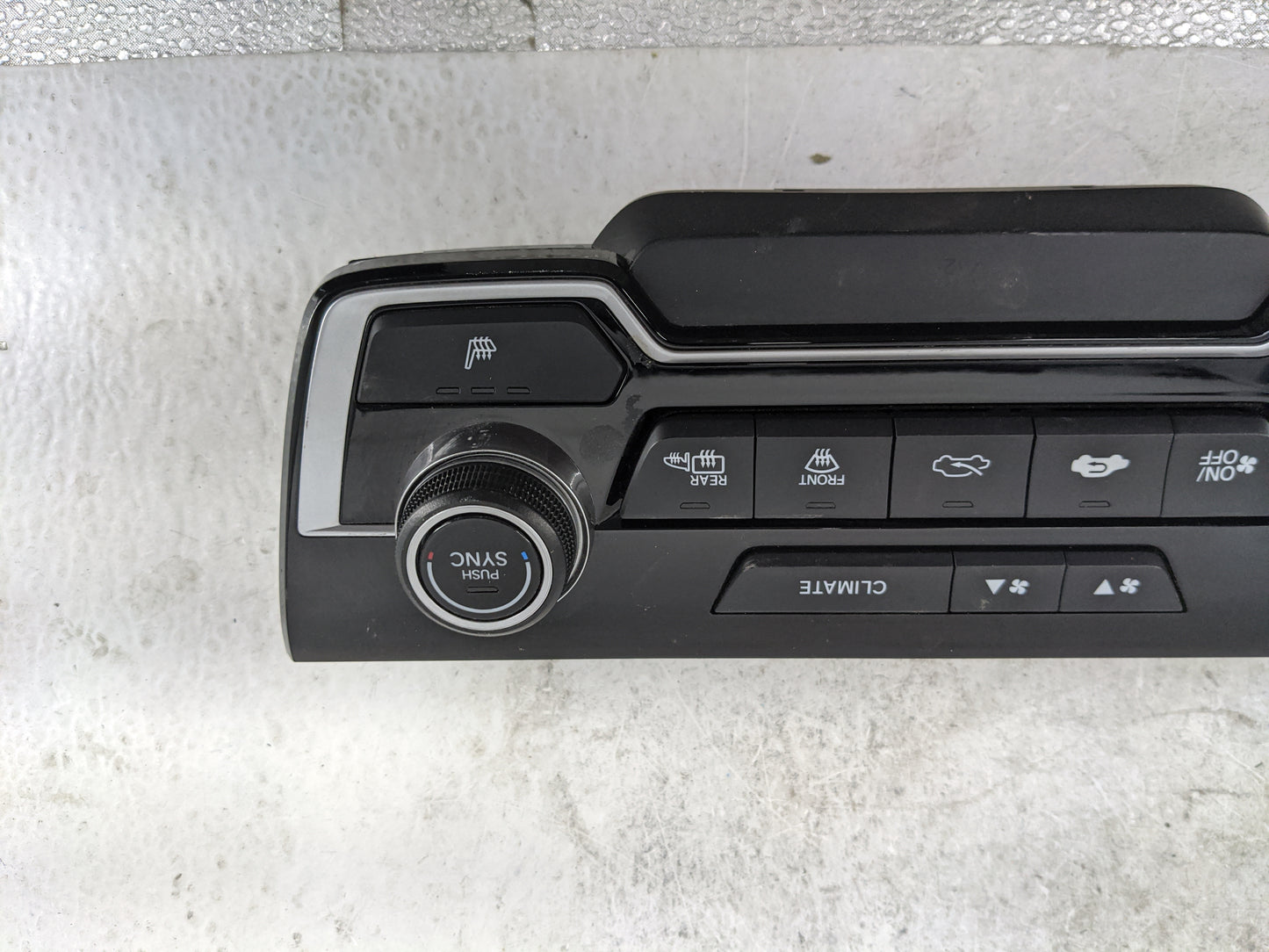 2017 Honda Crv Climate Control Module Temperature AC/Heater Replacement P/N:79620TLAC413M1 Fits Fits 2018 2019 OEM Used Auto