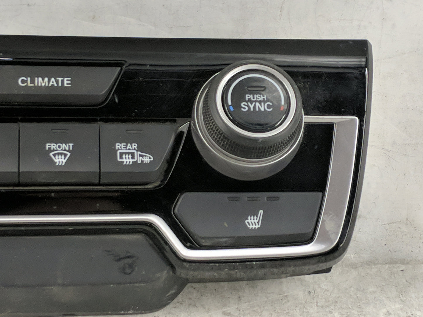 2017 Honda Crv Climate Control Module Temperature AC/Heater Replacement P/N:79620TLAC413M1 Fits Fits 2018 2019 OEM Used Auto