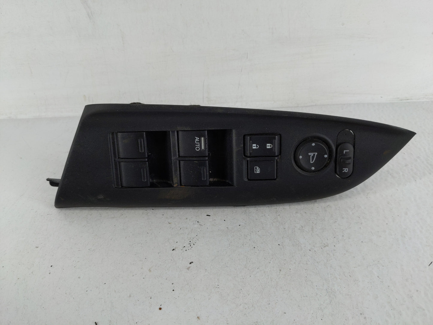 2015-2020 Honda Fit Master Power Window Switch Replacement Driver Side Left P/N:35750-T5R-A112-M1-07 35750T5RA112M1 Fits OEM