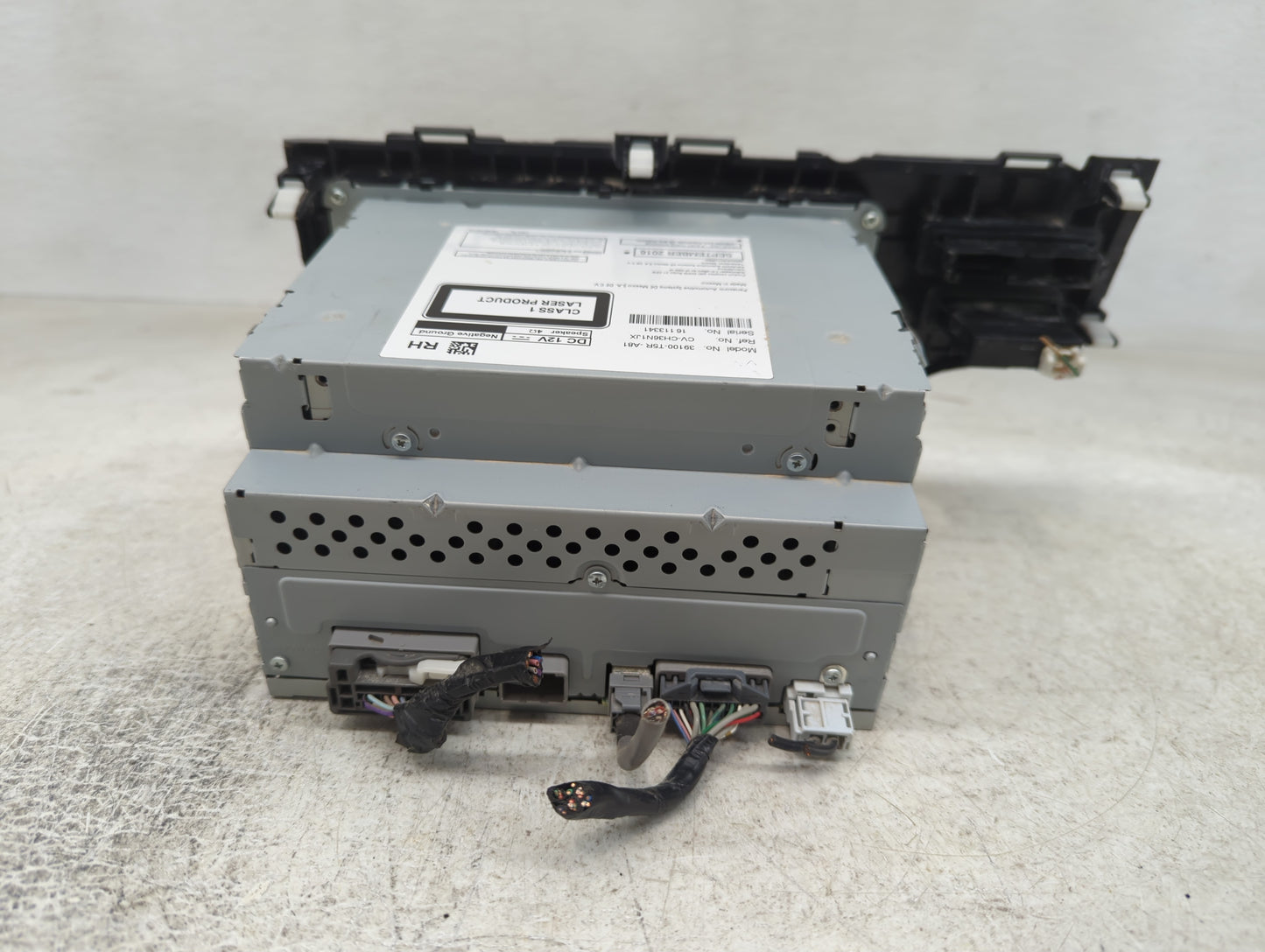 2017 Honda Fit Radio AM FM Cd Player Receiver Replacement P/N:39100-T5R-A81 Fits OEM Used Auto Parts - Oemusedautoparts1.com