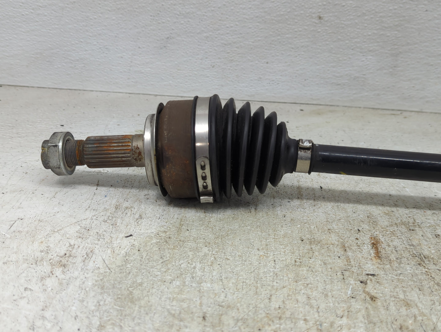 2016-2017 Honda Fit Axle Shaft Front Passenger Cv C/v - Oemusedautoparts1.com