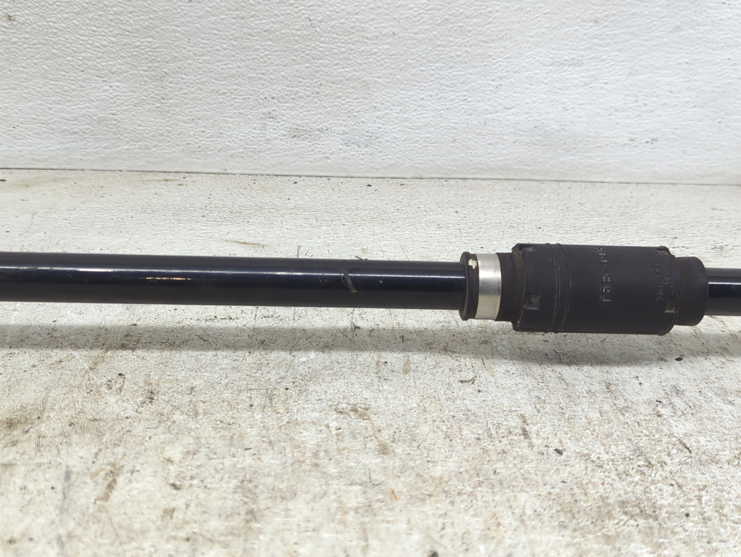 2016-2017 Honda Fit Axle Shaft Front Passenger Cv C/v - Oemusedautoparts1.com