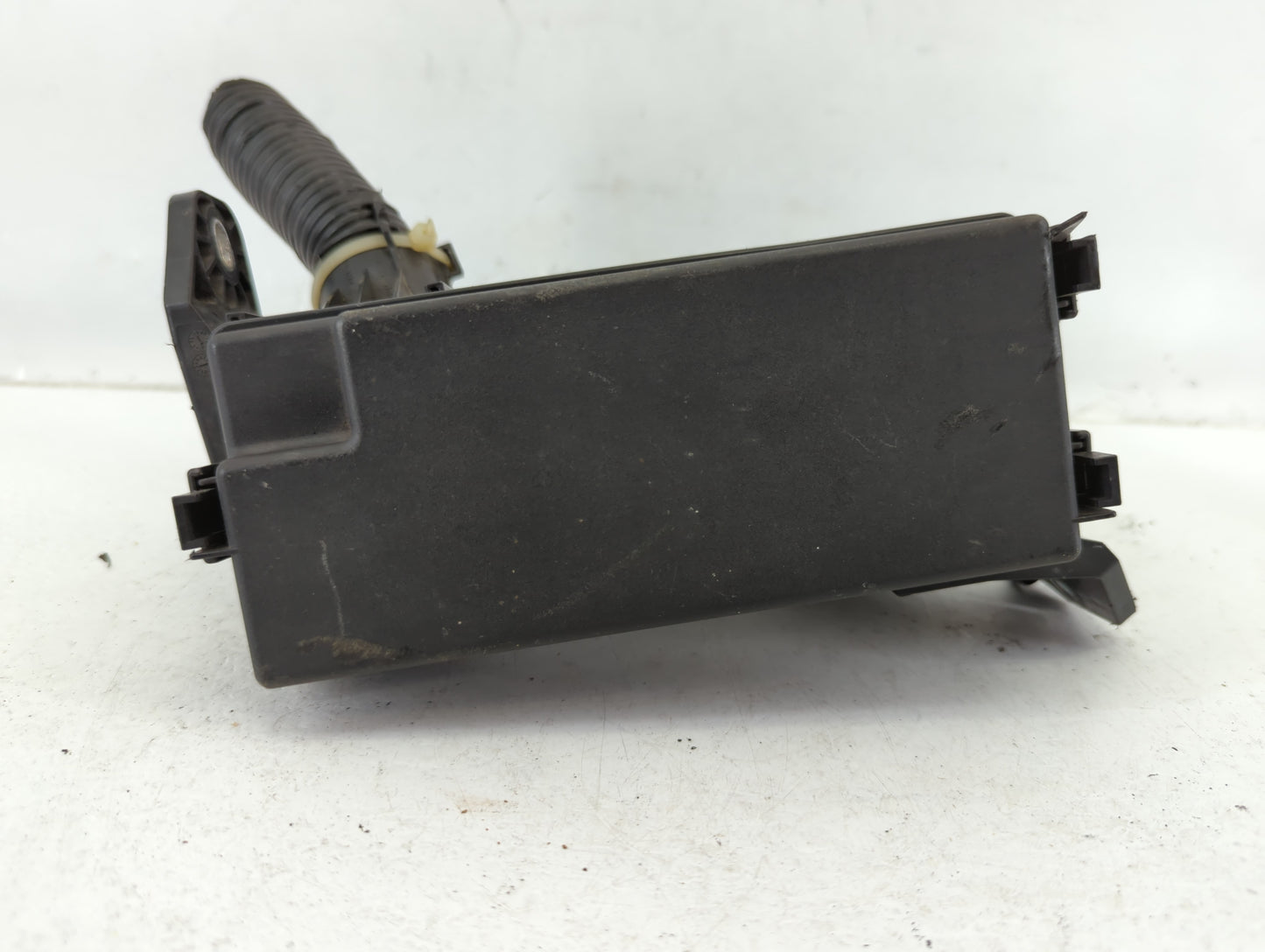 2016-2017 Honda Fit Fusebox Fuse Box Panel Relay Module P/N:4063 T5A-D Fits Fits 2016 2017 OEM Used Auto Parts - Oemusedauto