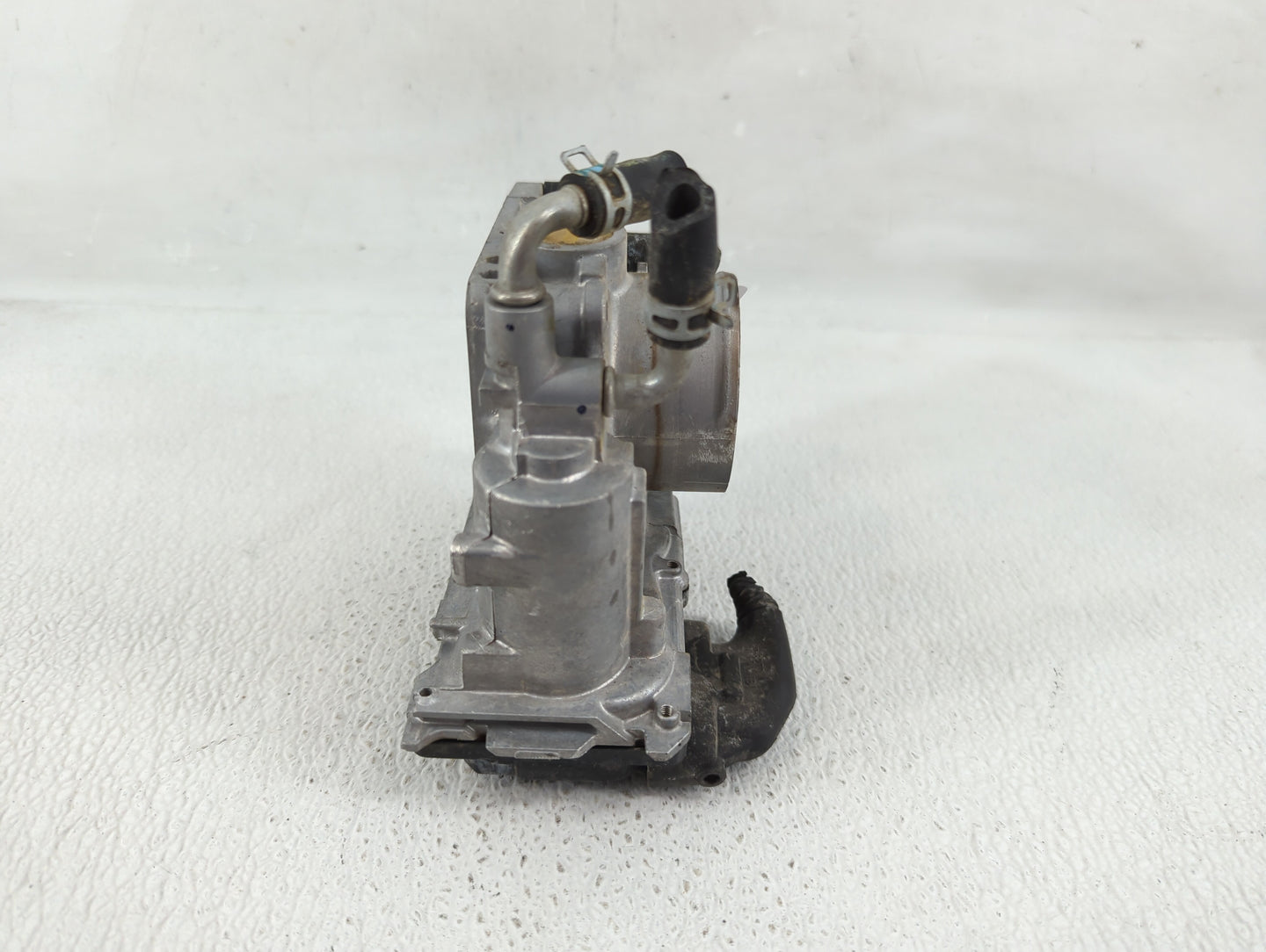 2016-2022 Honda Hr-V Throttle Body Fits Fits 2012 2013 2014 2015 2016 2017 2018 2019 2020 2021 2022 OEM Used Auto Parts - Oe