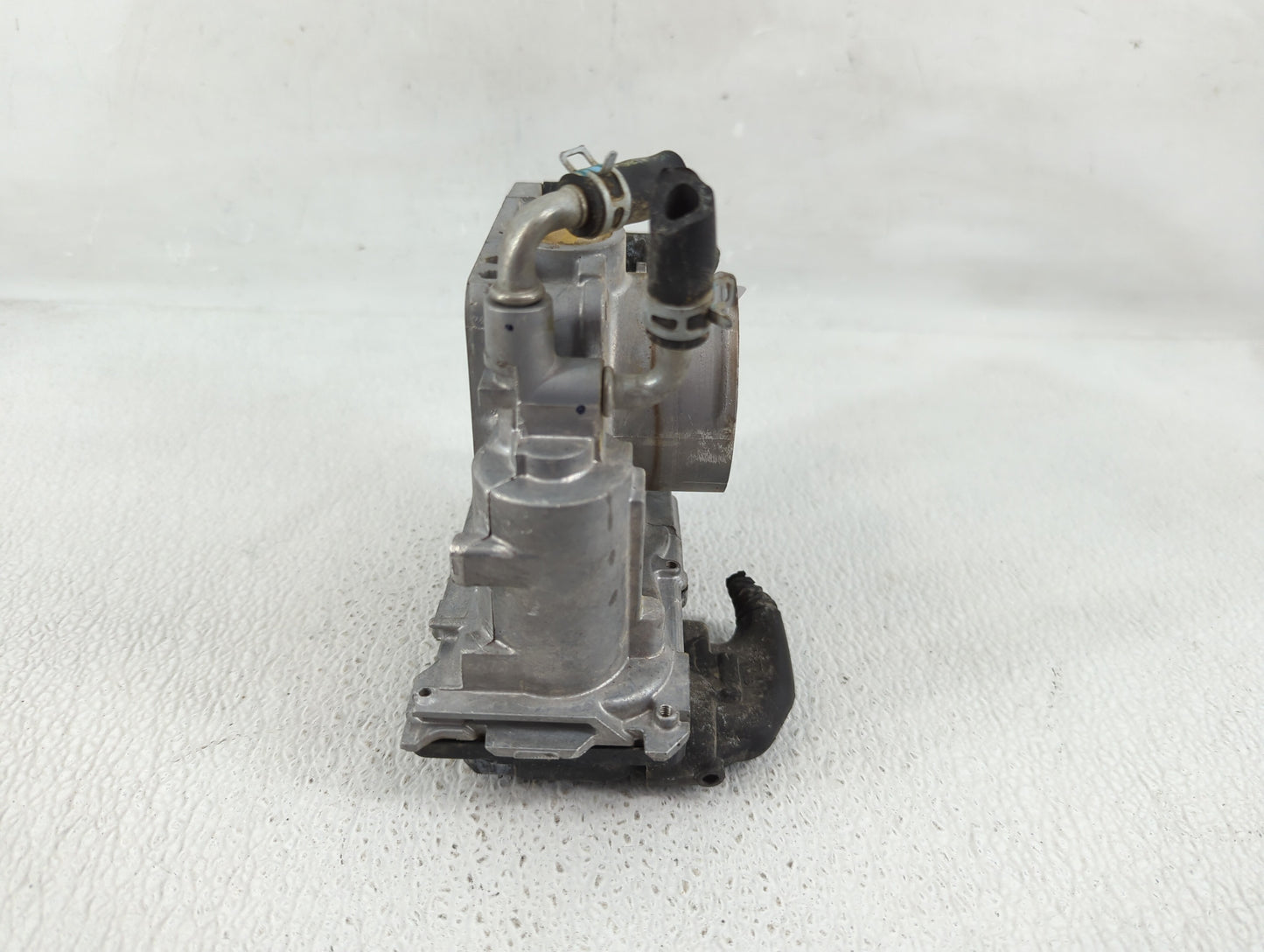 2016-2022 Honda Hr-V Throttle Body Fits Fits 2012 2013 2014 2015 2016 2017 2018 2019 2020 2021 2022 OEM Used Auto Parts - Oe