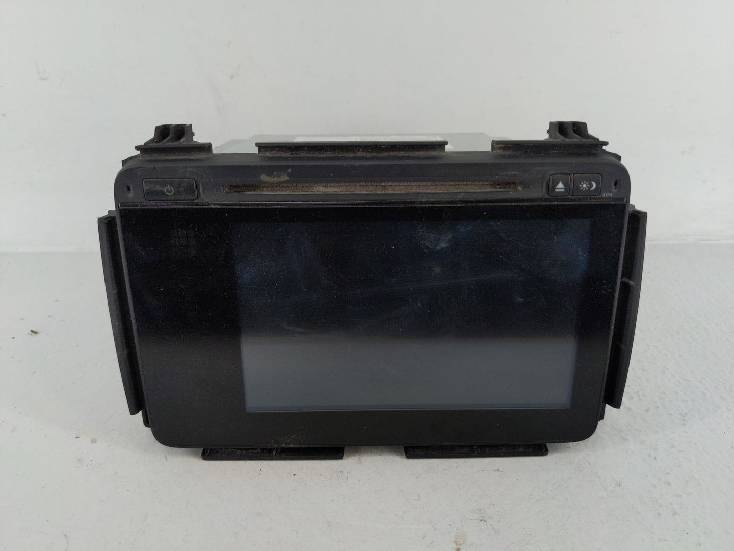 2017 Honda Hr-V Radio AM FM Cd Player Receiver Replacement P/N:39100-T7W-A210-M1 Fits OEM Used Auto Parts - Oemusedautoparts