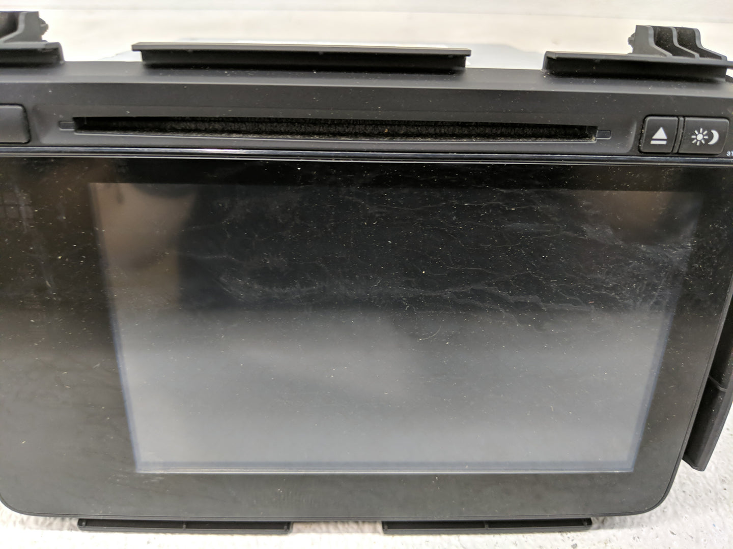 2017 Honda Hr-V Radio AM FM Cd Player Receiver Replacement P/N:39100-T7W-A210-M1 Fits OEM Used Auto Parts - Oemusedautoparts