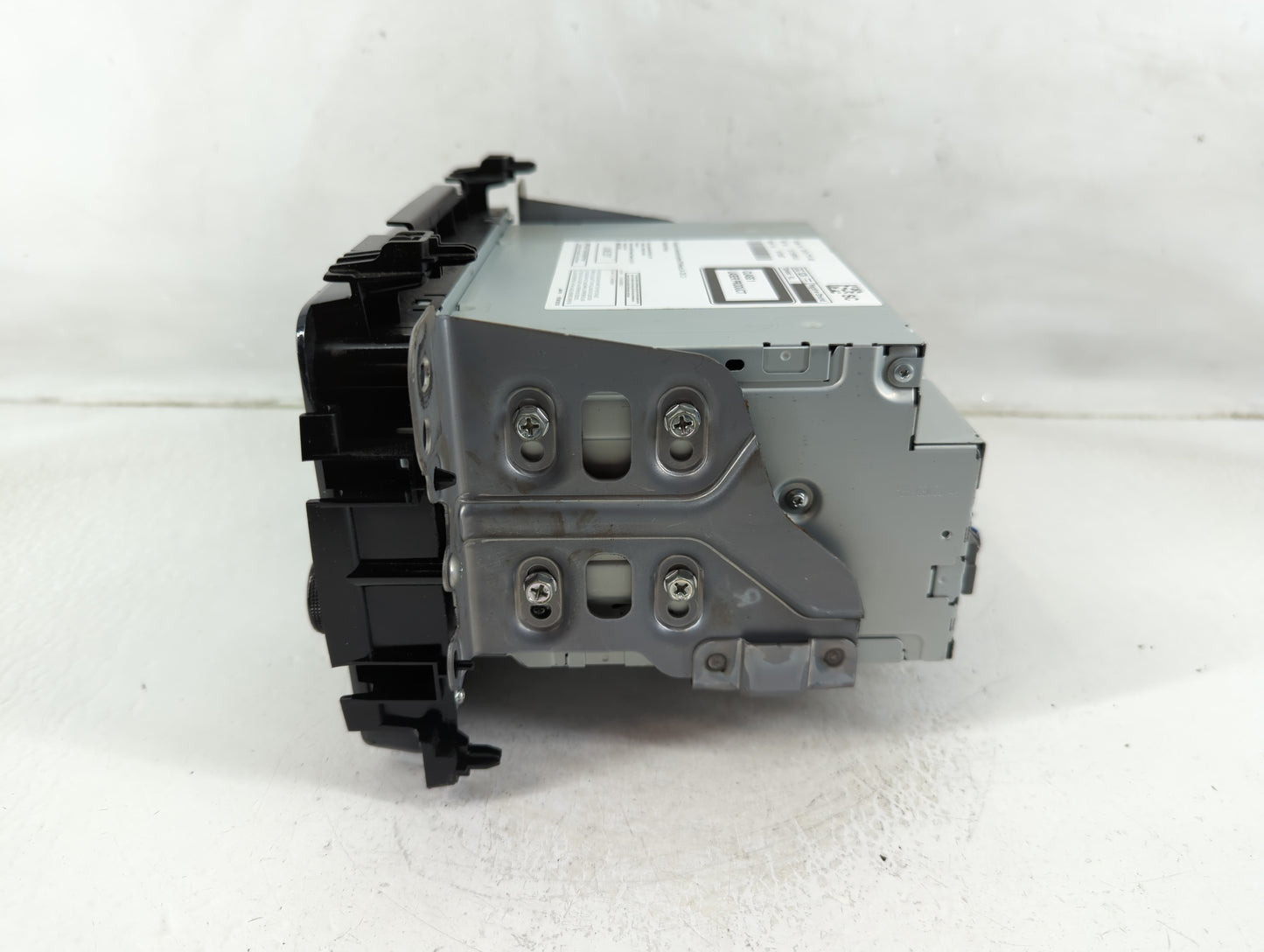 2017 Honda Hr-V Radio AM FM Cd Player Receiver Replacement P/N:39100-T7W-A81 Fits OEM Used Auto Parts - Oemusedautoparts1.co
