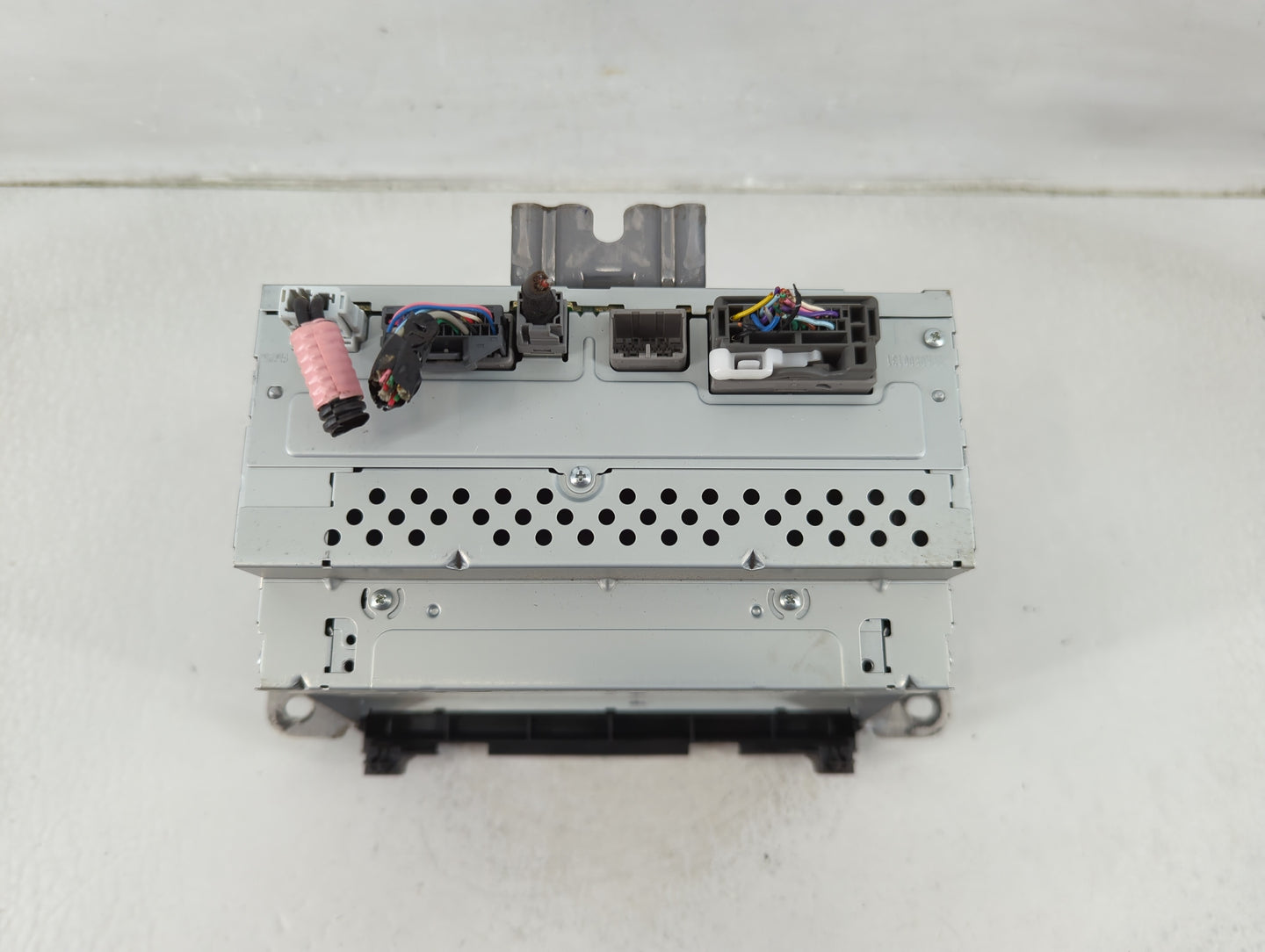 2017 Honda Hr-V Radio AM FM Cd Player Receiver Replacement P/N:39100-T7W-A81 Fits OEM Used Auto Parts - Oemusedautoparts1.co