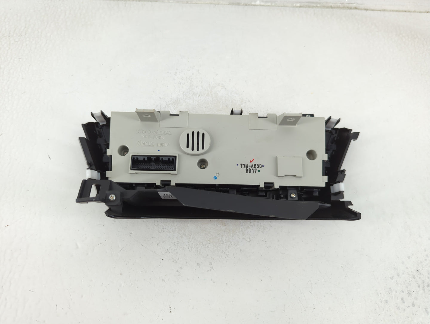 2016-2022 Honda Hr-V Climate Control Module Temperature AC/Heater Replacement P/N:T7W-A830 Fits OEM Used Auto Parts - Oemuse