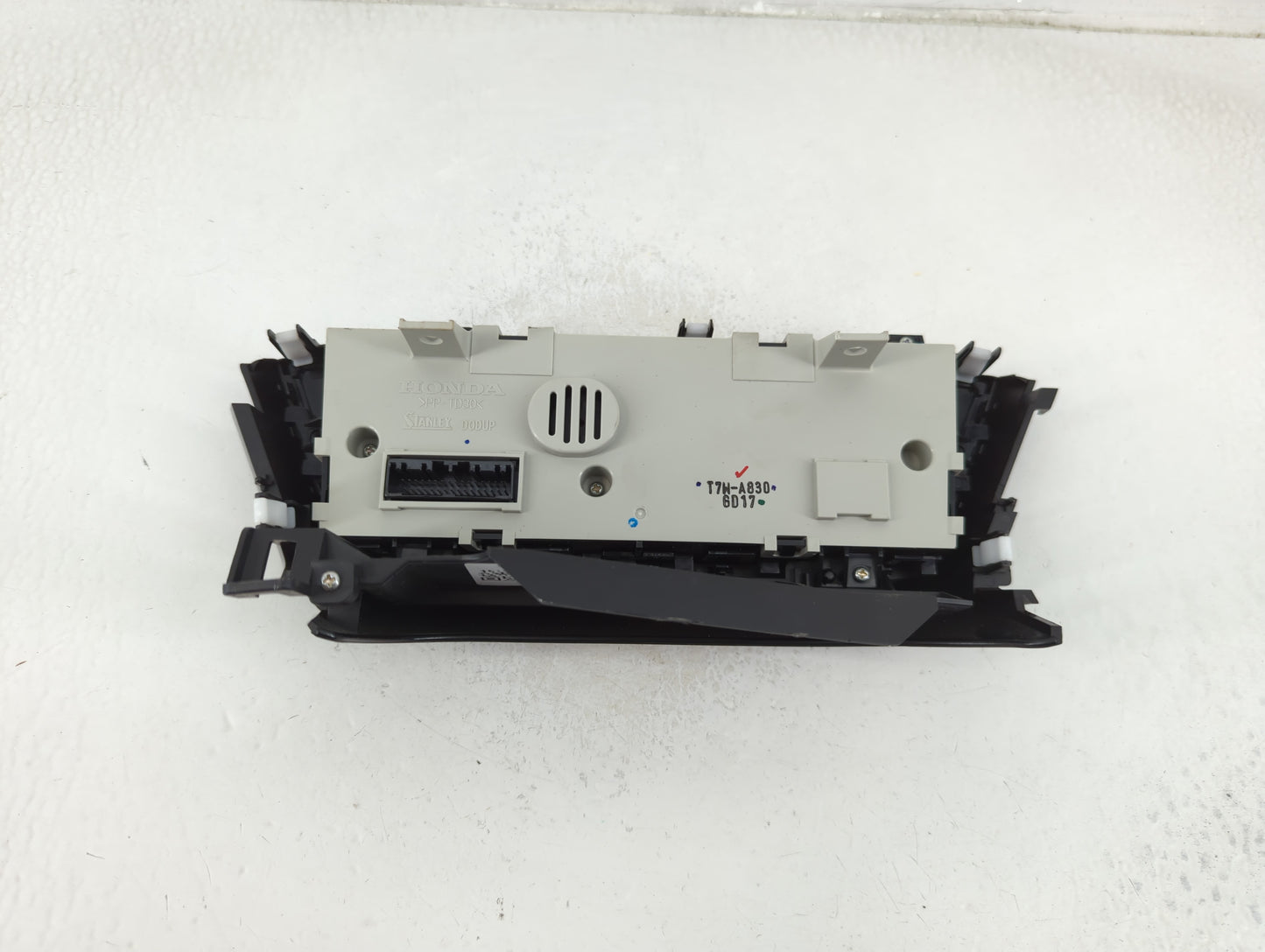 2016-2022 Honda Hr-V Climate Control Module Temperature AC/Heater Replacement P/N:T7W-A830 Fits OEM Used Auto Parts - Oemuse