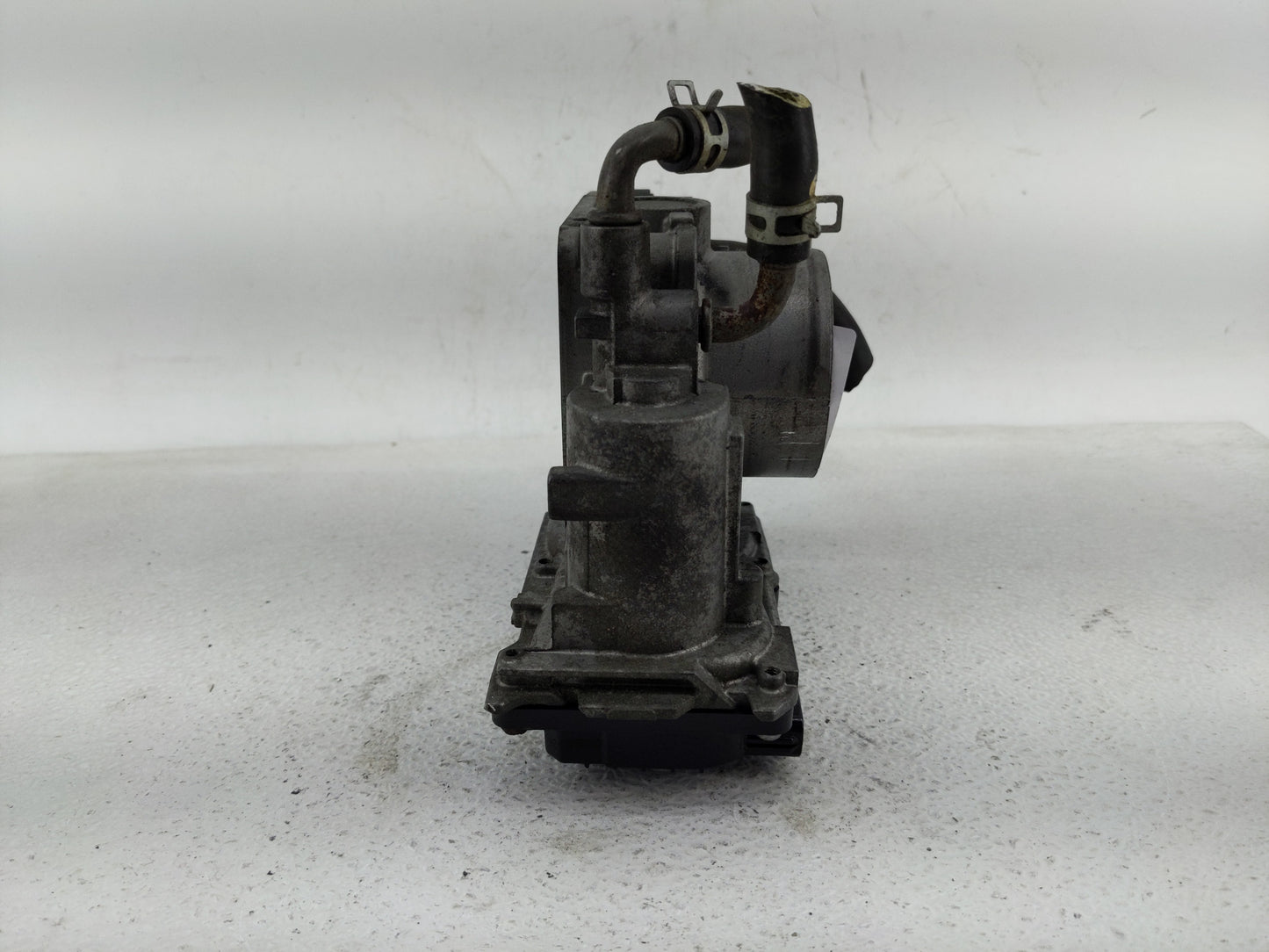 2016-2022 Honda Hr-V Throttle Body Fits Fits 2012 2013 2014 2015 2016 2017 2018 2019 2020 2021 2022 OEM Used Auto Parts - Oe