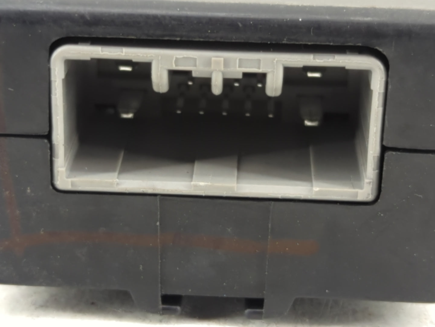 2016-2018 Honda Hr-v Chassis Control Module Ccm Bcm Body Control - Oemusedautoparts1.com