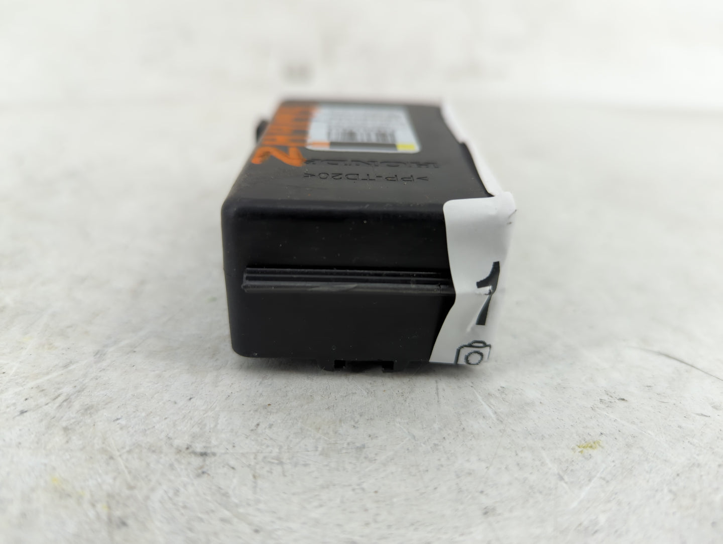 2016-2018 Honda Hr-v Chassis Control Module Ccm Bcm Body Control - Oemusedautoparts1.com