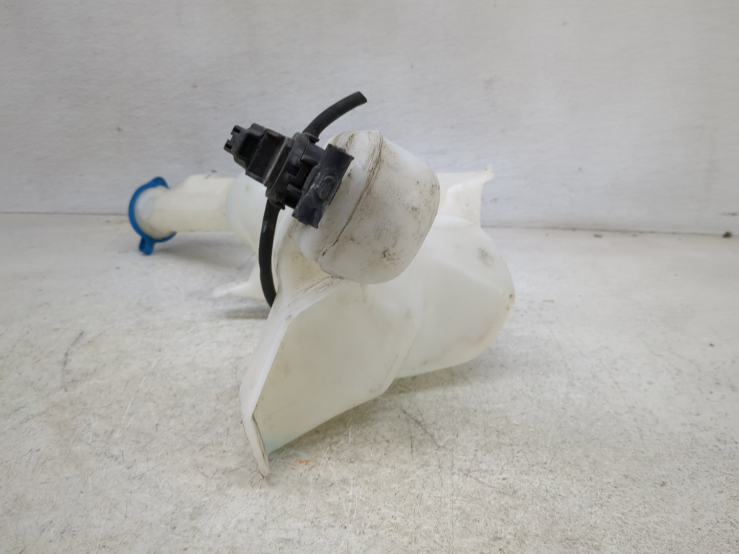 2016-2022 Honda Hr-v Windshield Washer Fluid Reservoir Bottle Oem - Oemusedautoparts1.com