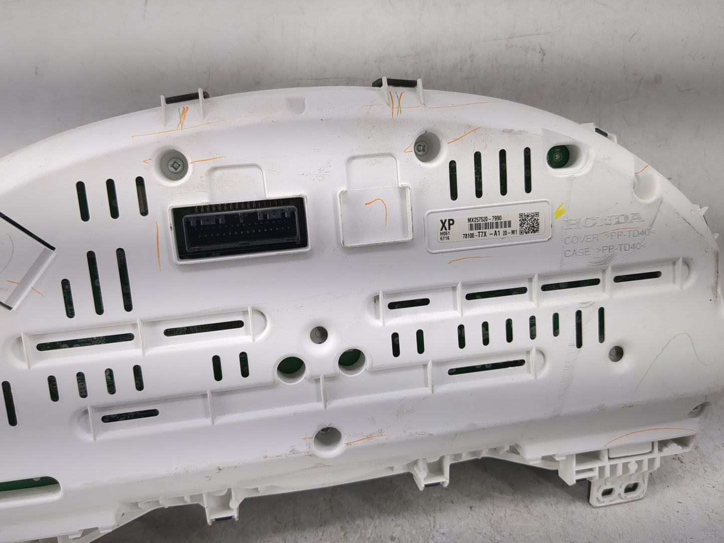 2016-2018 Honda Hr-V Instrument Cluster Speedometer Gauges P/N:78100-T7X-A1 MX257520-7990 Miles: Fits Fits 2016 2017 2018 OE