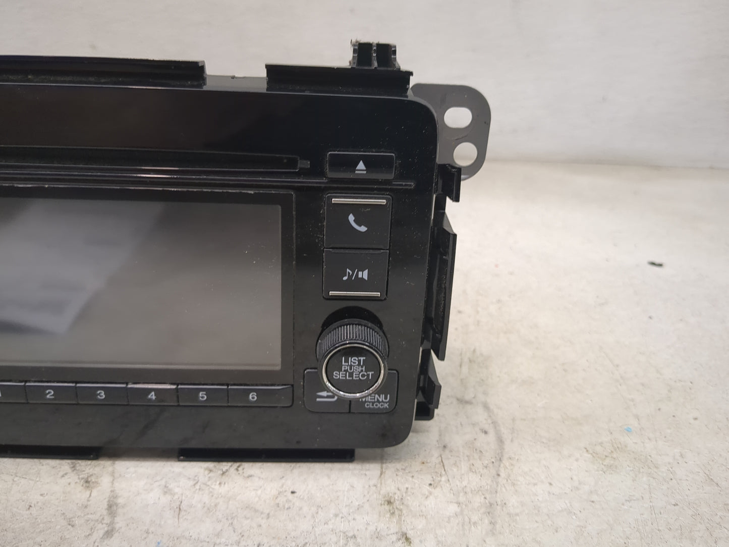 2017-2017 Honda Hr-v Radio Display Info Screen Oem 1468254 - Oemusedautoparts1.com