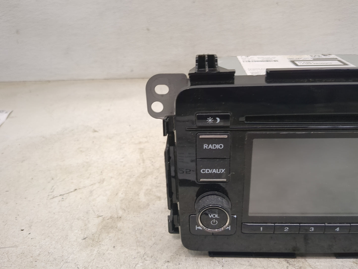 2017-2017 Honda Hr-v Radio Display Info Screen Oem 1468254 - Oemusedautoparts1.com