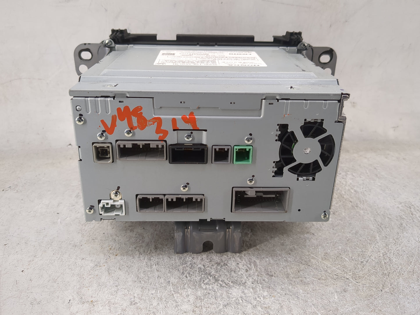 2017 Honda Hr-V Radio AM FM Cd Player Receiver Replacement P/N:39100-T7W-A620-M1 AJDK082, NVF-8538 Fits OEM Used Auto Parts 