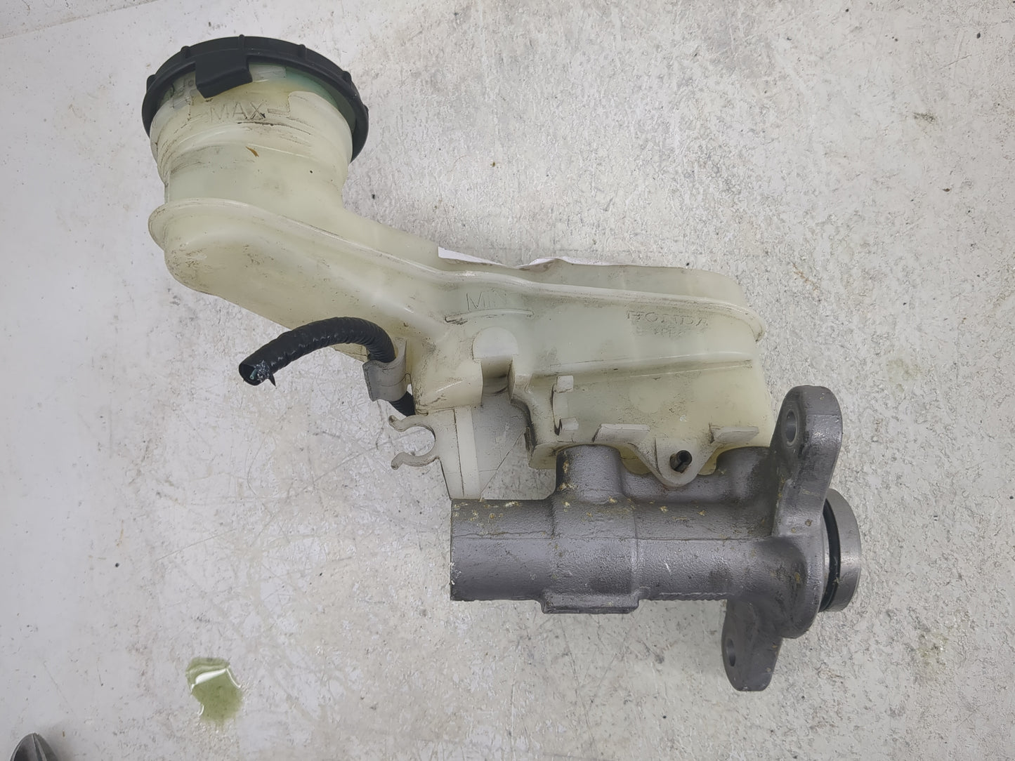 2016-2022 Honda Hr-v Brake Master Cylinder 1498233 - Oemusedautoparts1.com