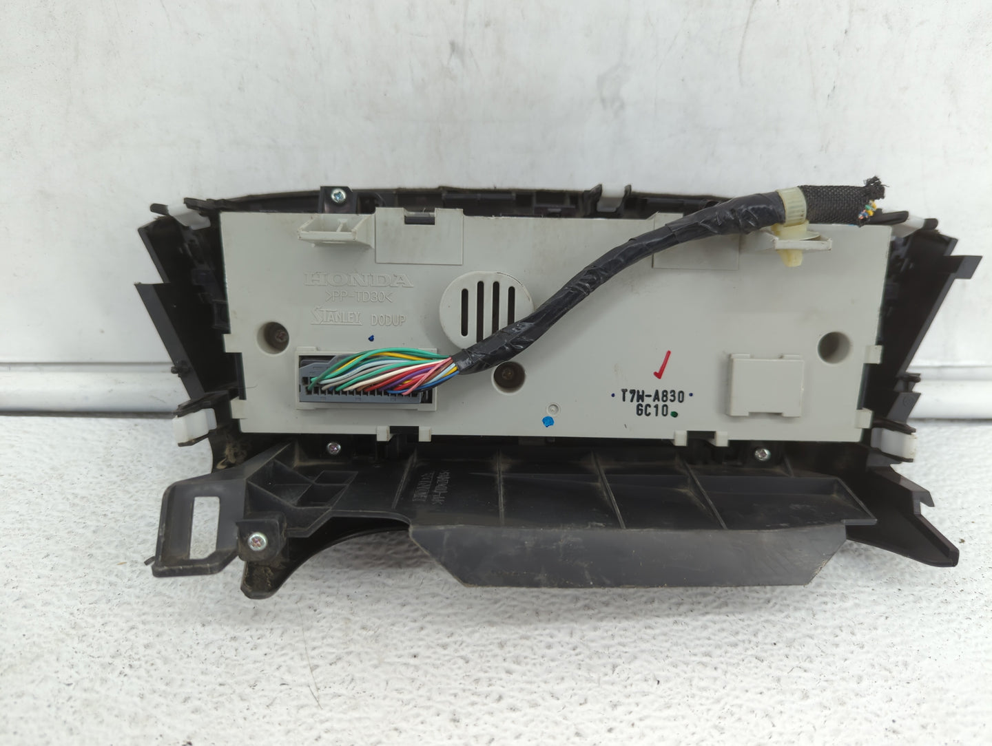 2016-2022 Honda Hr-V Climate Control Module Temperature AC/Heater Replacement P/N:79600-T7W-A840-M1 79600T7W A840M1 Fits OEM