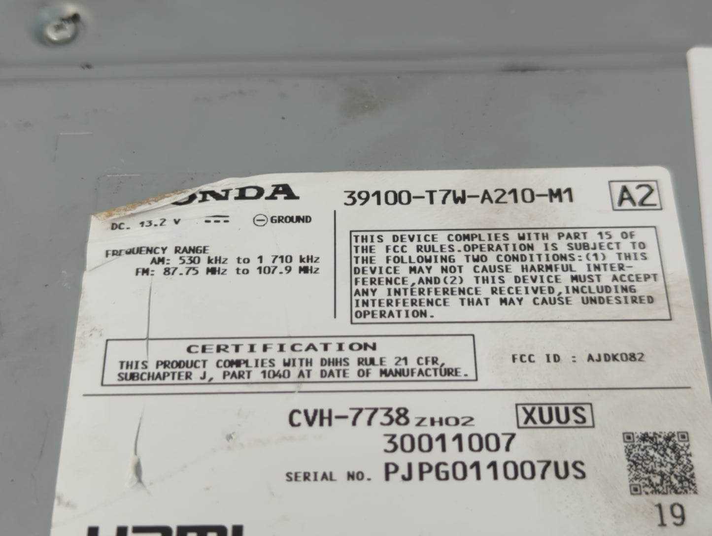 2017 Honda Hr-V Radio AM FM Cd Player Receiver Replacement P/N:39100-T7W-A210-M1 Fits OEM Used Auto Parts - Oemusedautoparts