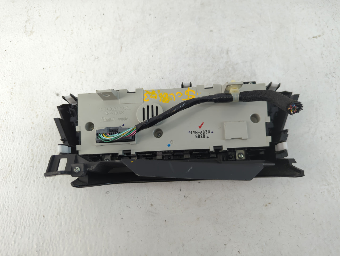 2016-2022 Honda Hr-V Climate Control Module Temperature AC/Heater Replacement P/N:6D28 T7W-A830 Fits OEM Used Auto Parts - O
