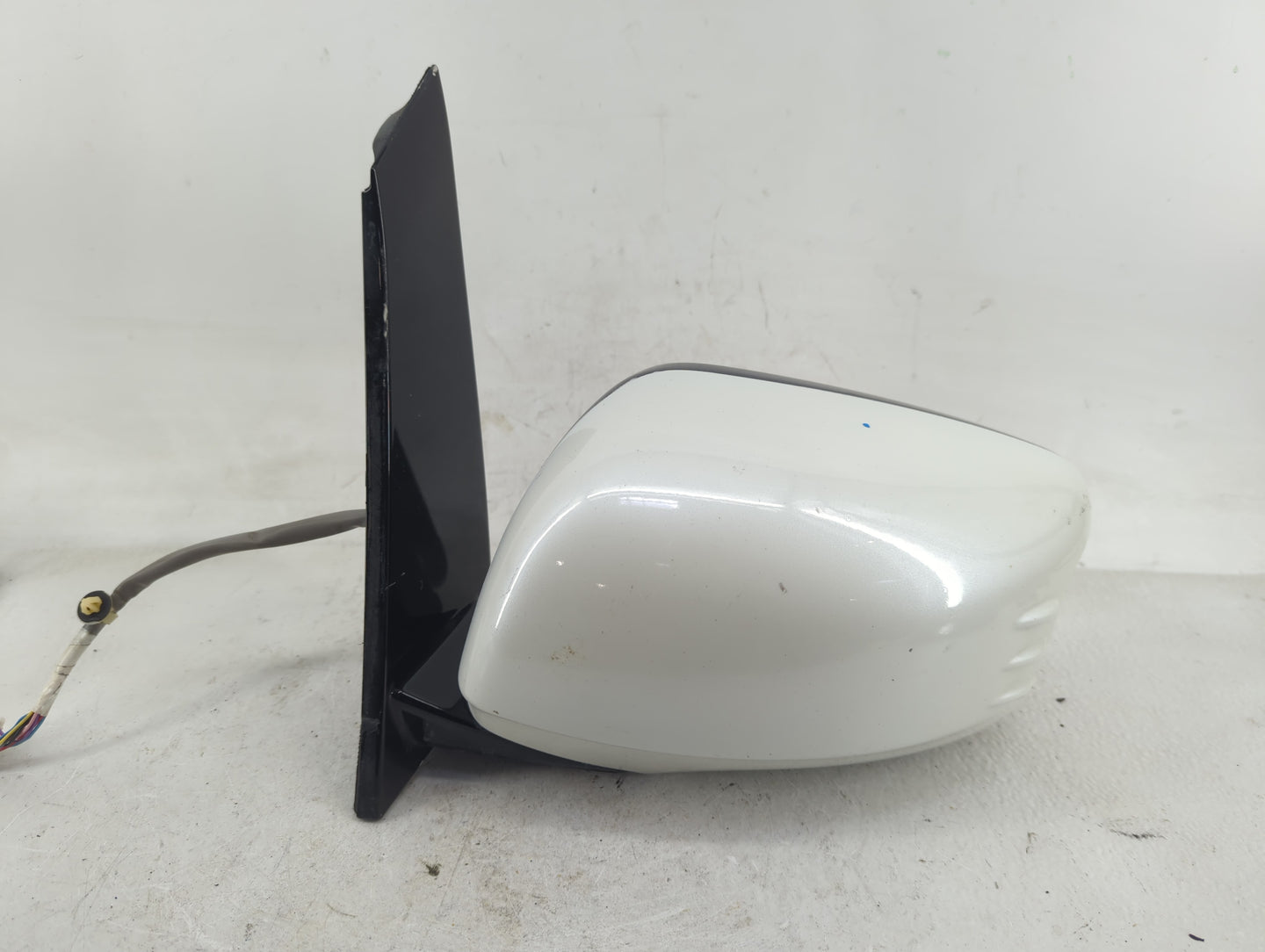 2014-2017 Honda Odyssey Driver Side View Mirror - Left Door Mirror OEM Used - Oemusedautoparts1.com