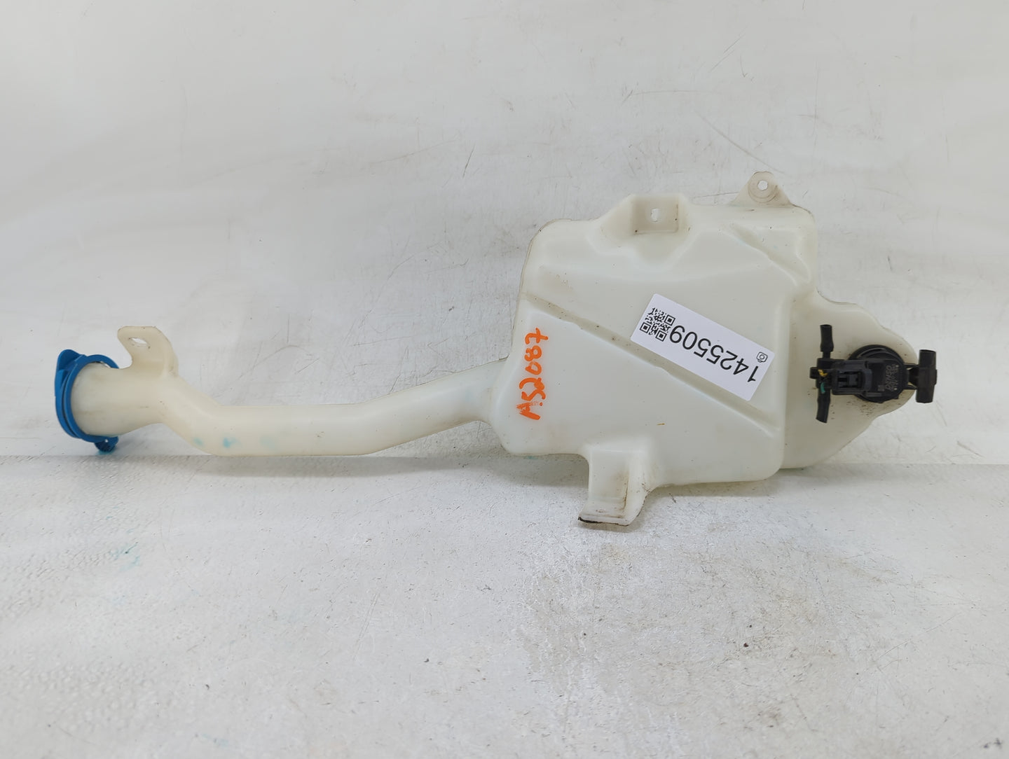 2011-2017 Honda Odyssey Windshield Washer Fluid Reservoir Bottle Oem - Oemusedautoparts1.com