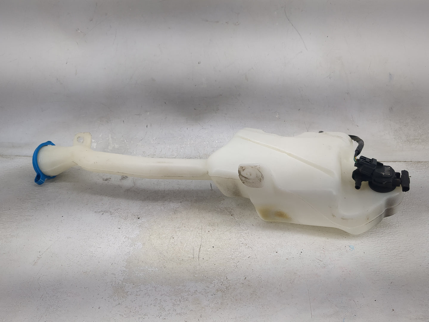 2011-2017 Honda Odyssey Windshield Washer Fluid Reservoir Bottle Oem 1474119 - Oemusedautoparts1.com