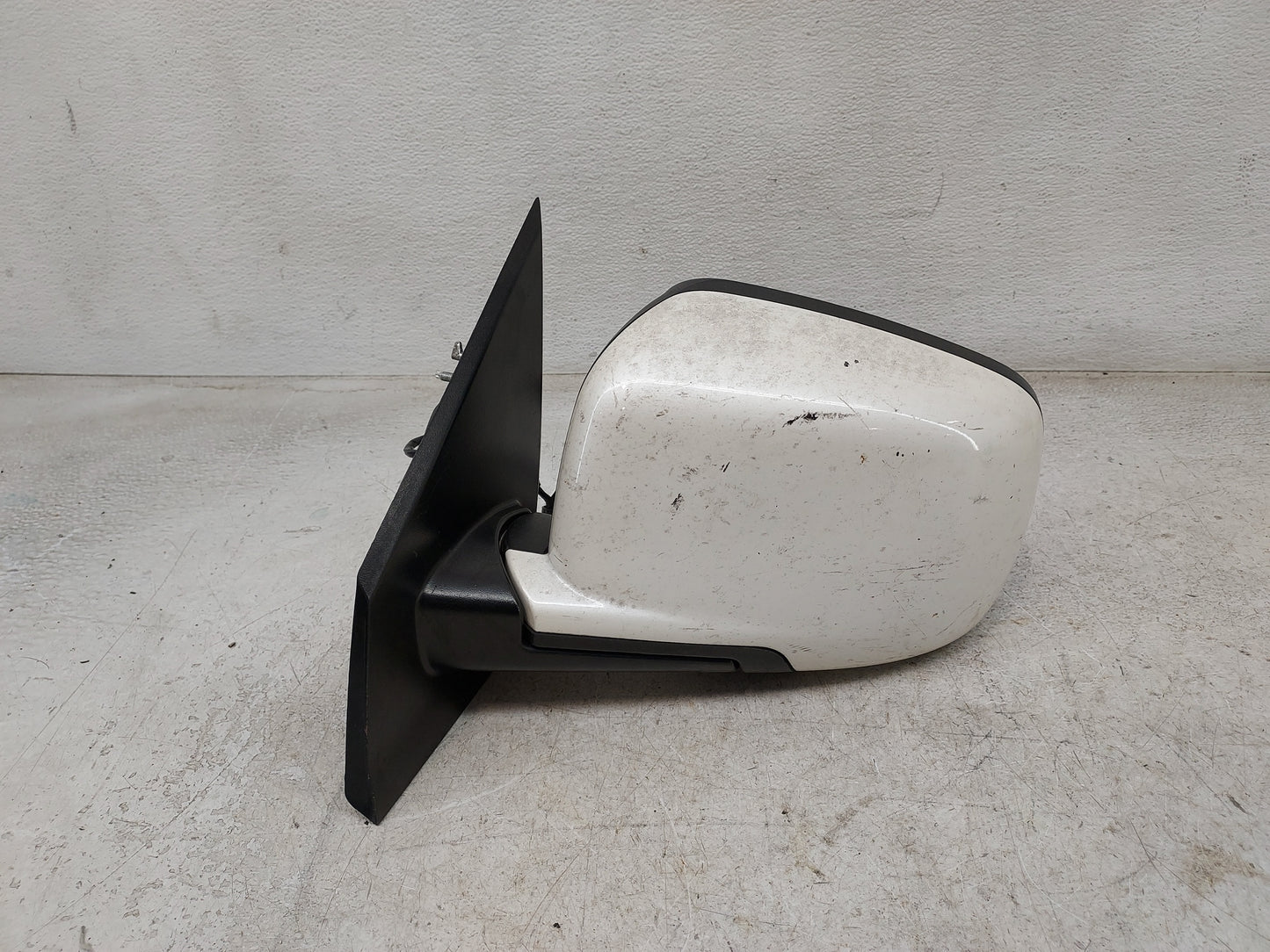 2014-2017 Honda Odyssey Driver Side View Mirror - Left Door Mirror OEM Used - Oemusedautoparts1.com