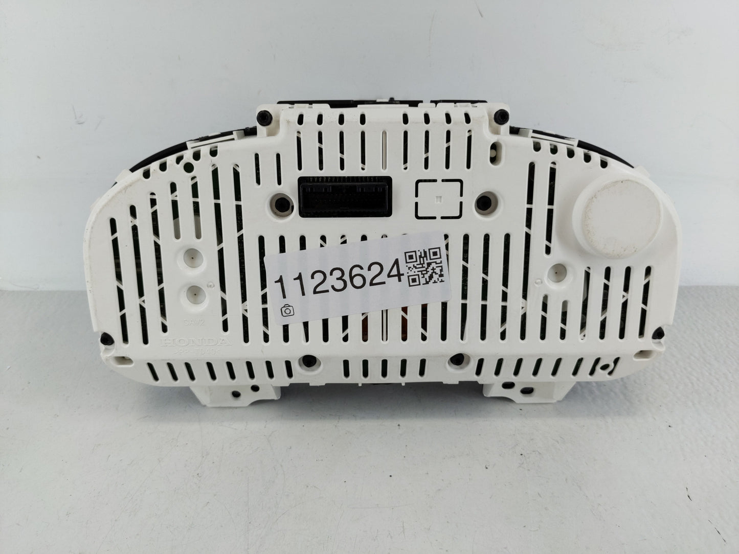 2017-2018 Honda Pilot Instrument Cluster Speedometer Gauges P/N:78100-TG7-A260-M1 Fits Fits 2017 2018 OEM Used Auto Parts - 