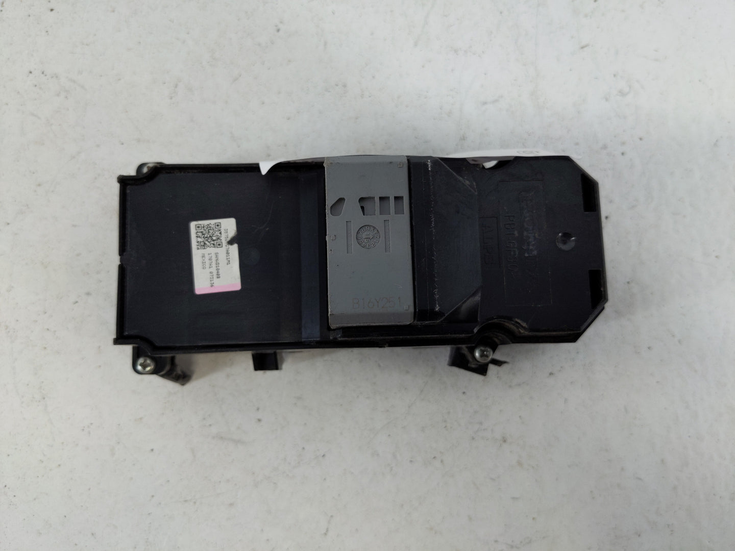 2016-2018 Honda Pilot Master Power Window Switch Replacement Driver Side Left P/N:41730037 Fits OEM Used Auto Parts - Oemuse