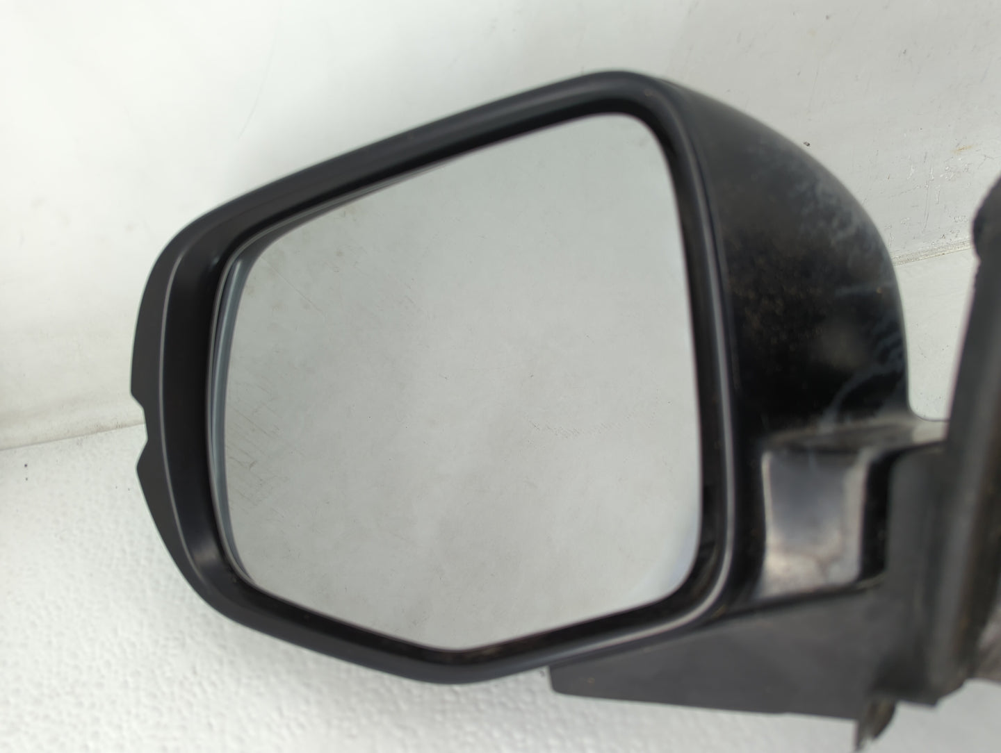 2017-2018 Honda Pilot Driver Side View Mirror - Left Door Mirror OEM Used - Oemusedautoparts1.com