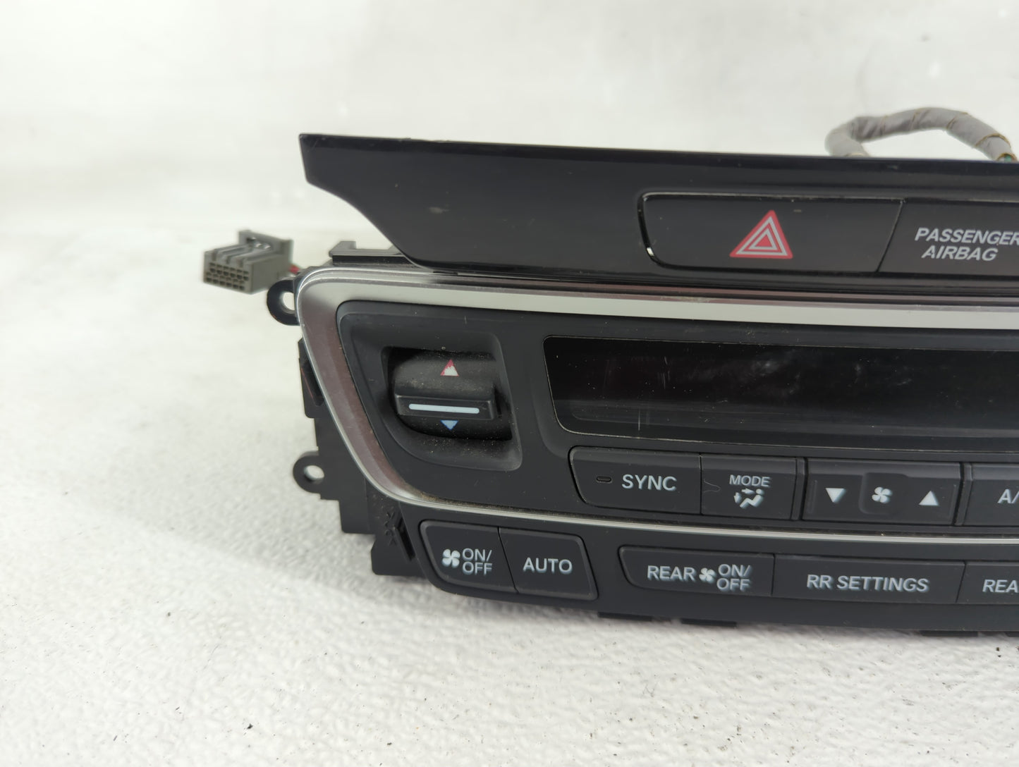 2016-2018 Honda Pilot Climate Control Module Temperature AC/Heater Replacement P/N:79600TG7A920M1 Fits Fits 2016 2017 2018 O