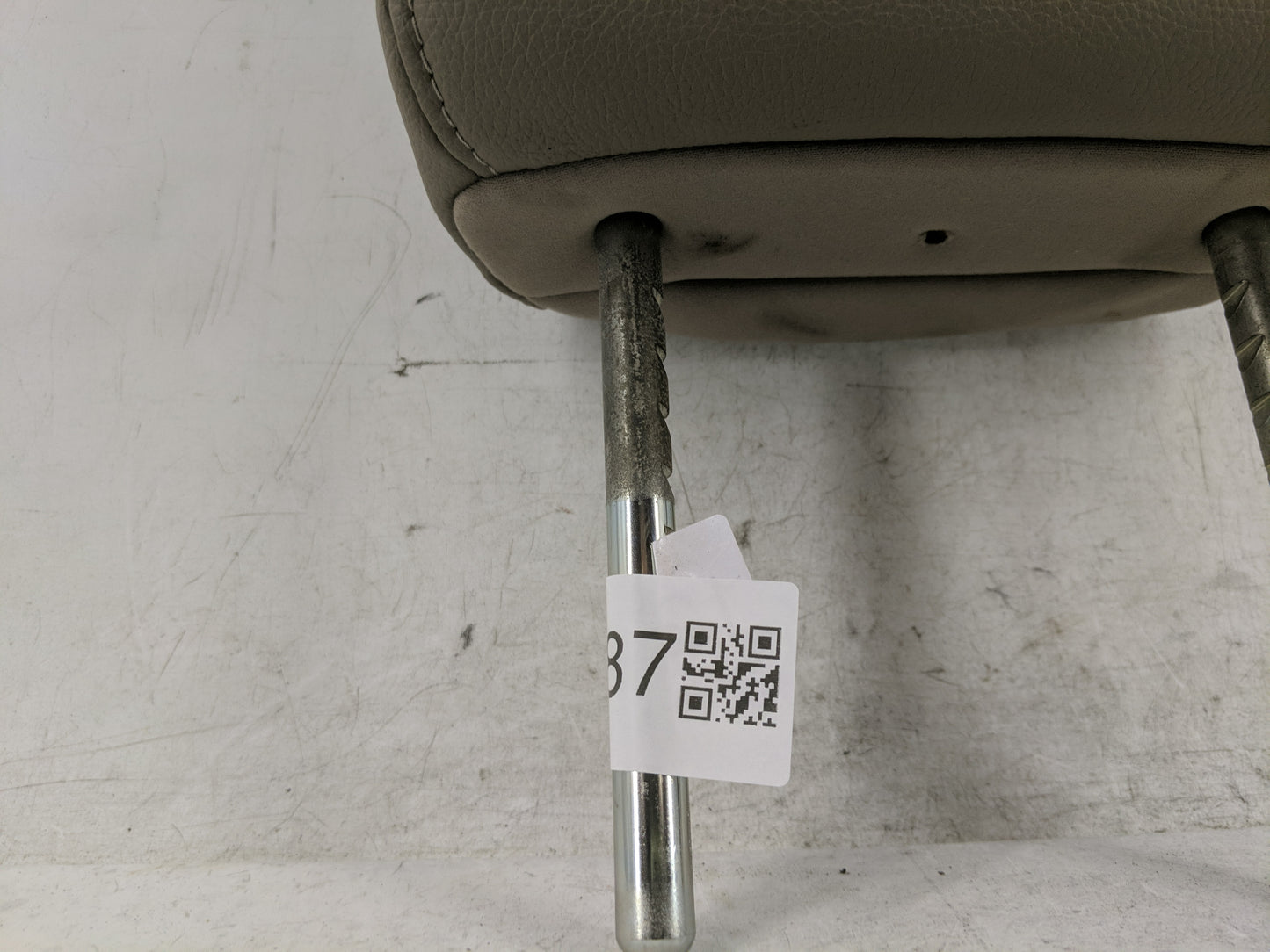 2017 Honda Pilot Headrest Head Rest Front Driver Passenger Seat Fits OEM Used Auto Parts - Oemusedautoparts1.com