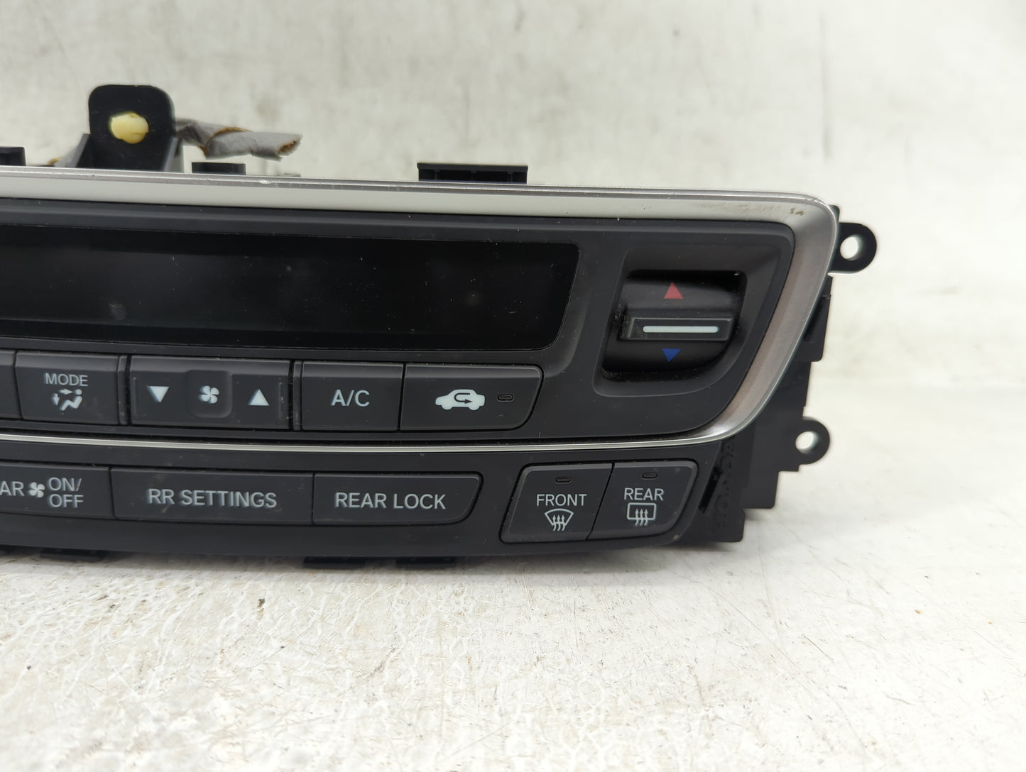 2016-2018 Honda Pilot Climate Control Module Temperature AC/Heater Replacement P/N:79600TG7A211M1 Fits Fits 2016 2017 2018 O