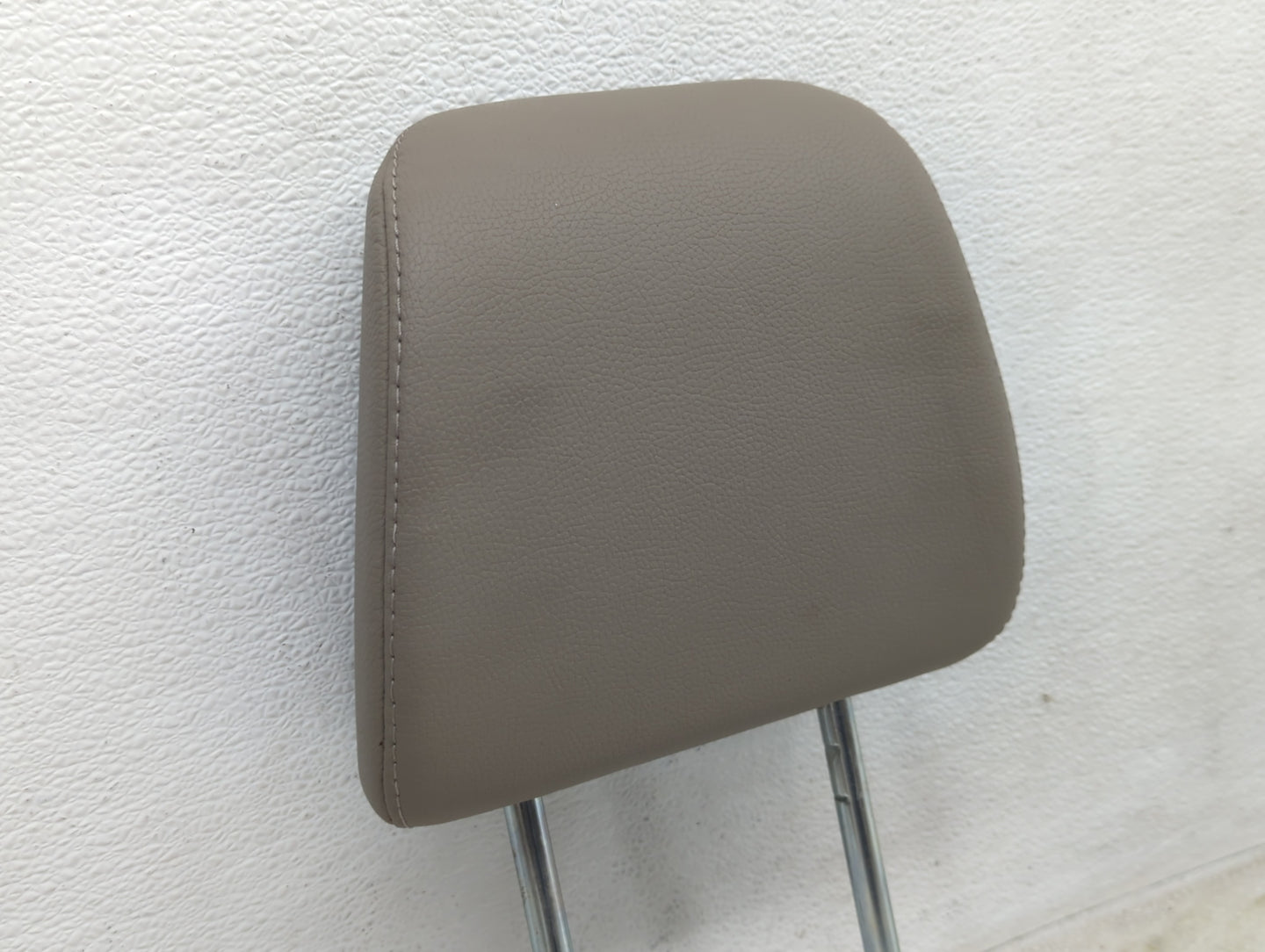 2016-2018 Honda Pilot Headrest Head Rest Front Driver Seat Tan - Oemusedautoparts1.com