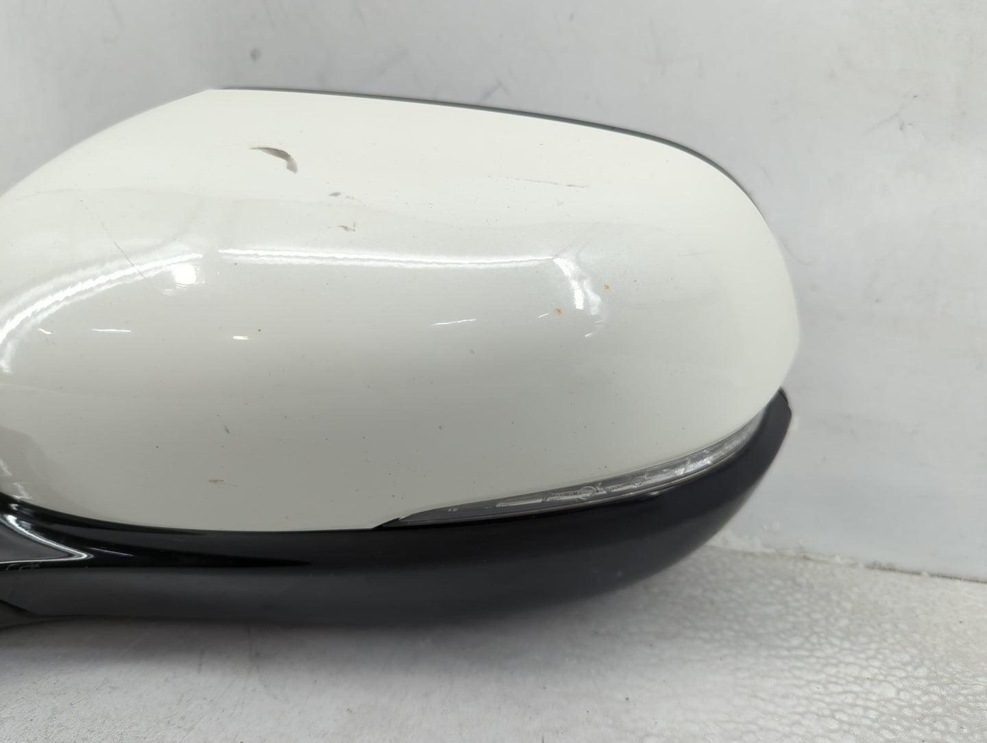 2017-2018 Honda Pilot Driver Side View Mirror - Left Door Mirror OEM Used - Oemusedautoparts1.com