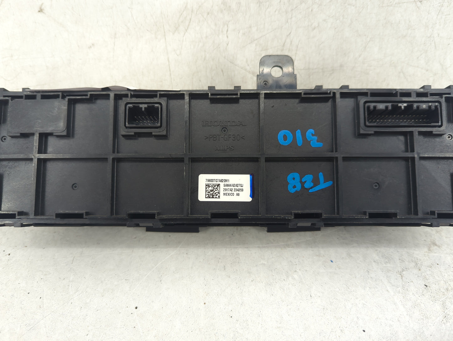 2016-2018 Honda Pilot Climate Control Module Temperature AC/Heater Replacement P/N:749600TG7A620M1 Fits Fits 2016 2017 2018 
