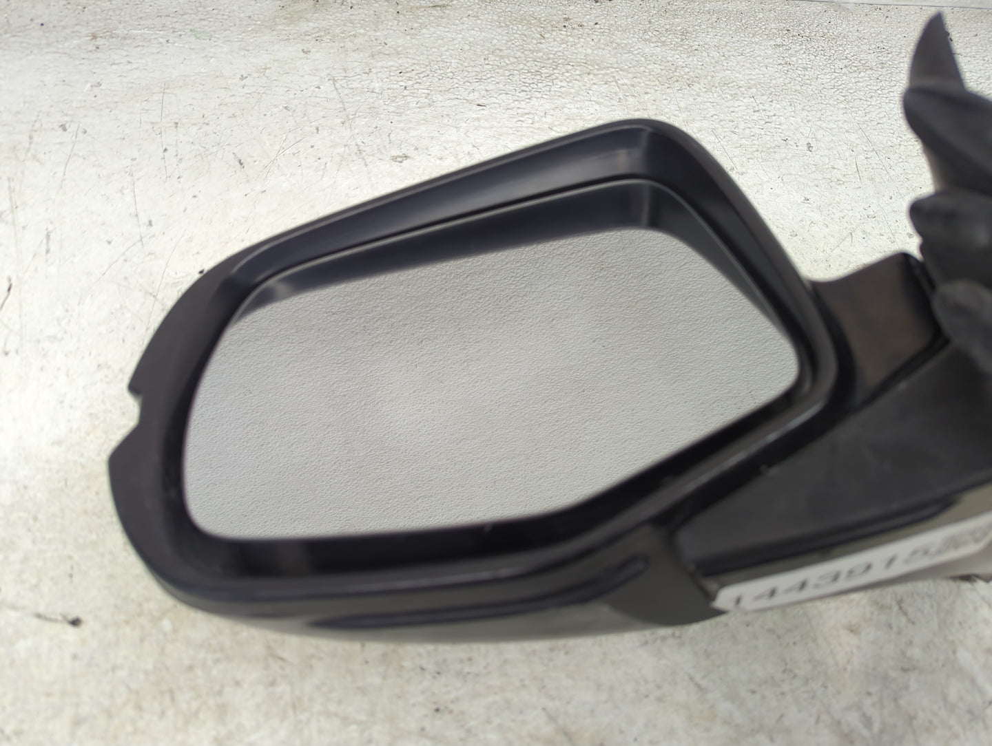 2017-2018 Honda Pilot Driver Side View Mirror - Left Door Mirror OEM Used - Oemusedautoparts1.com