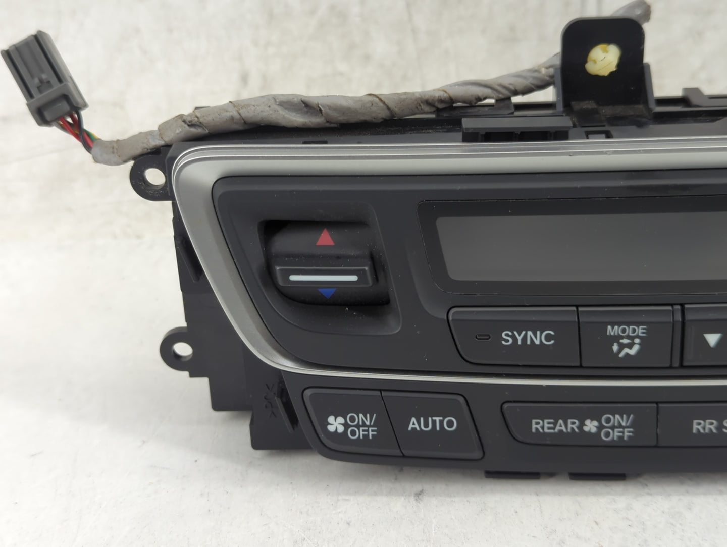 2016-2018 Honda Pilot Climate Control Module Temperature AC/Heater Replacement P/N:79600TG7A920M1 SANWA2A272J Fits OEM Used 