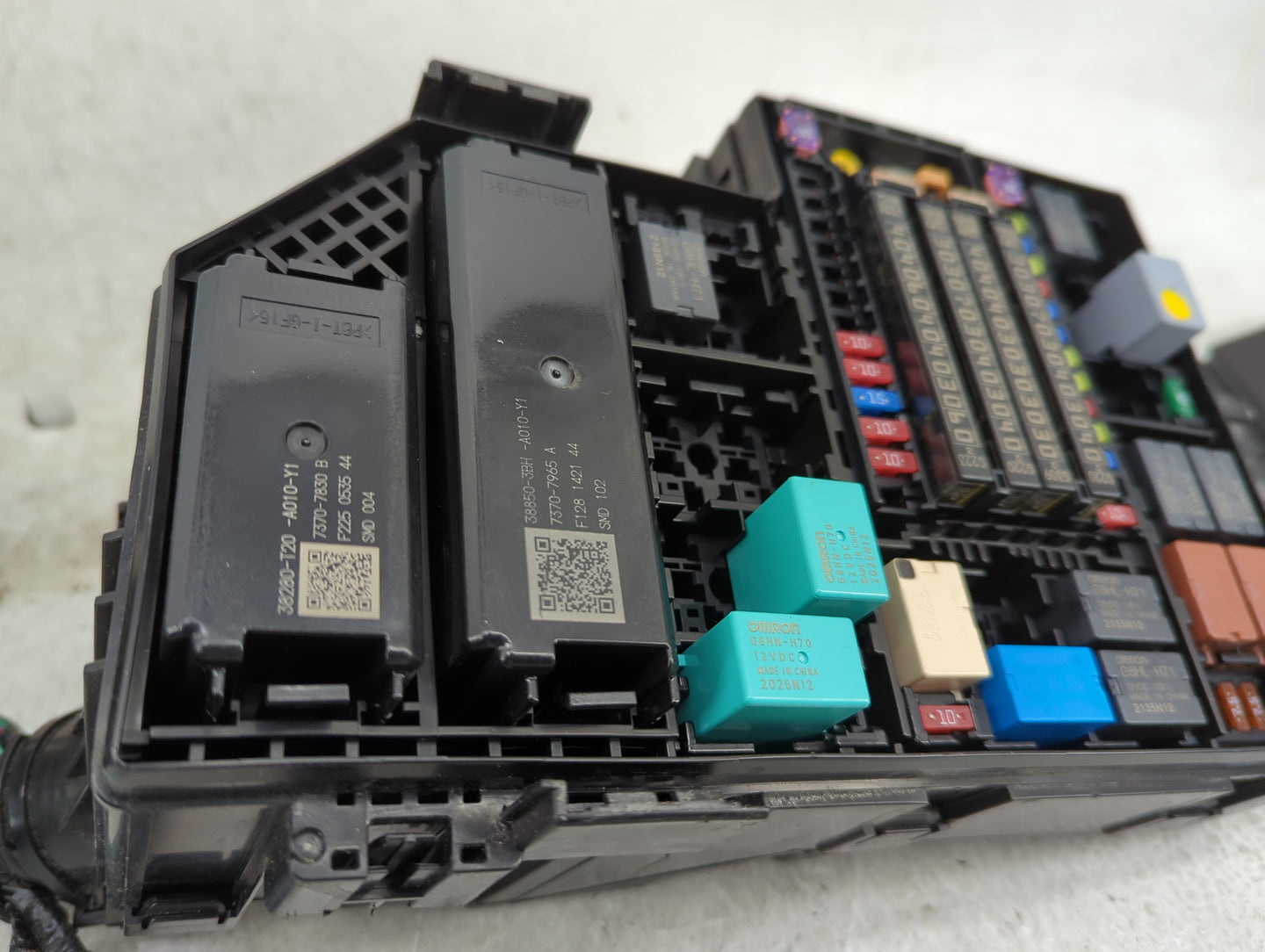 2016-2018 Honda Pilot Fusebox Fuse Box Panel Relay Module P/N:38255-TG7-A010-Y1 38850-T6Z-A010-Y1 Fits Fits 2016 2017 2018 O