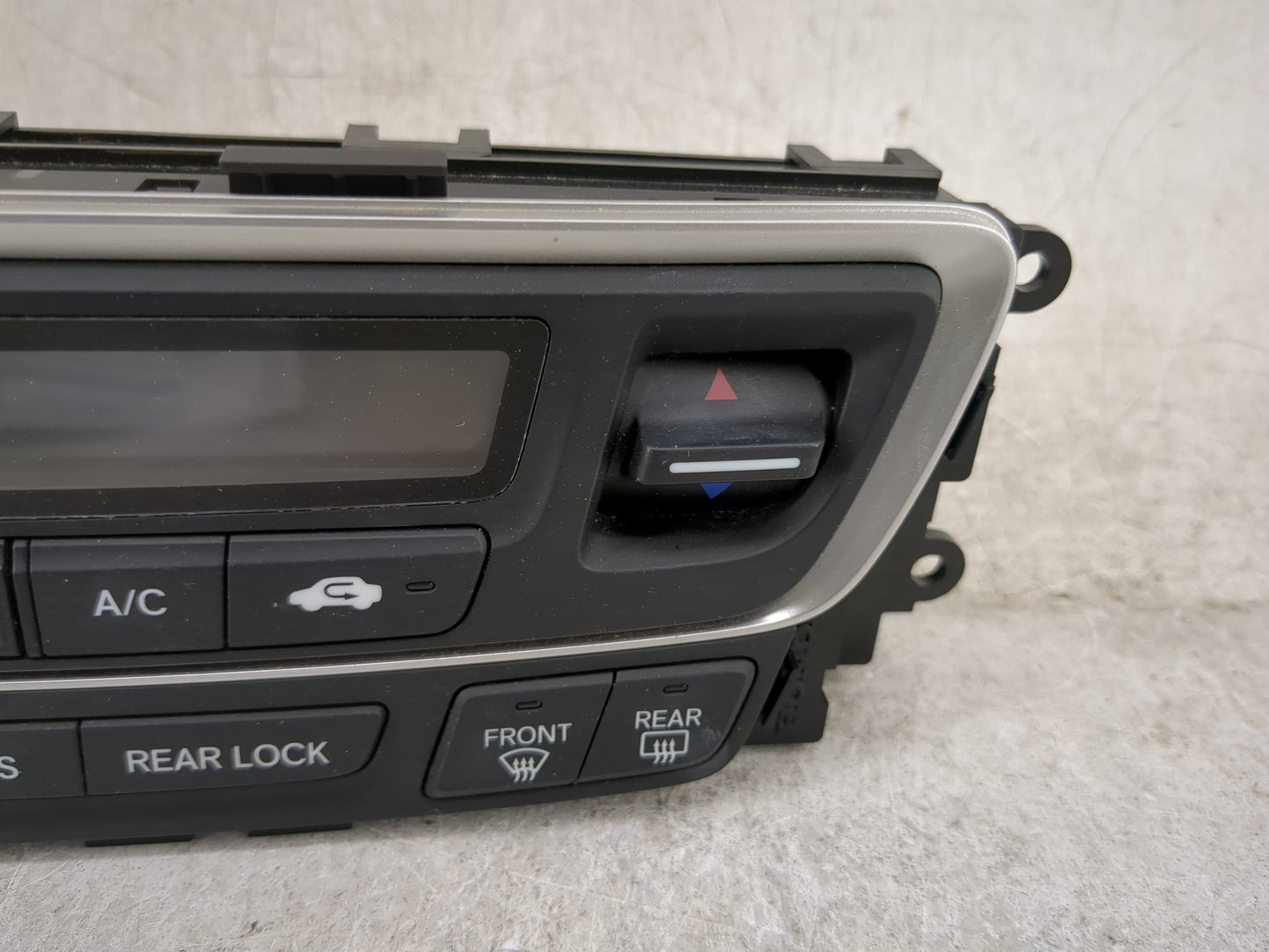 2016-2018 Honda Pilot Climate Control Module Temperature AC/Heater Replacement P/N:79600TG7A220M1 Fits Fits 2016 2017 2018 O