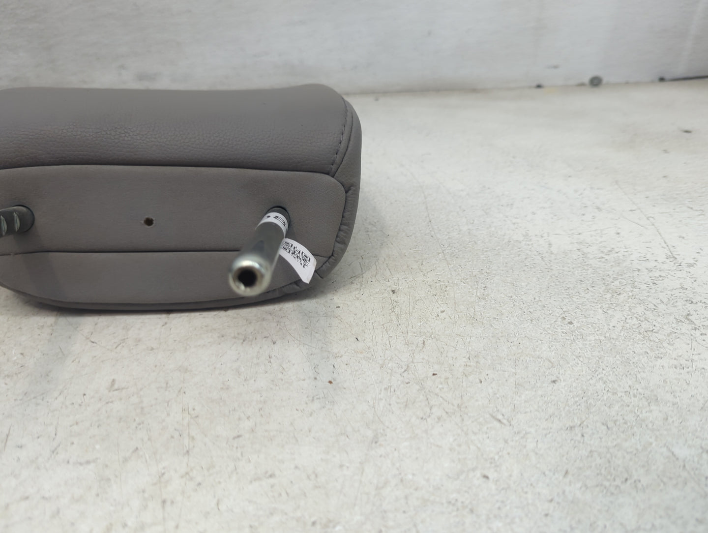 2017 Honda Pilot Headrest Head Rest Front Driver Seat Gray - Oemusedautoparts1.com