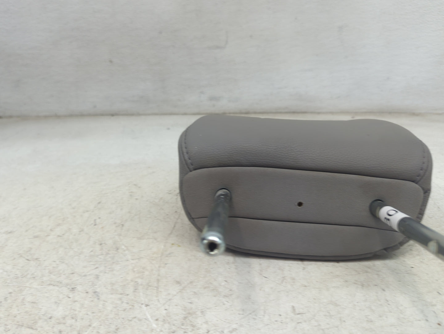 2017 Honda Pilot Headrest Head Rest Front Driver Seat Gray - Oemusedautoparts1.com