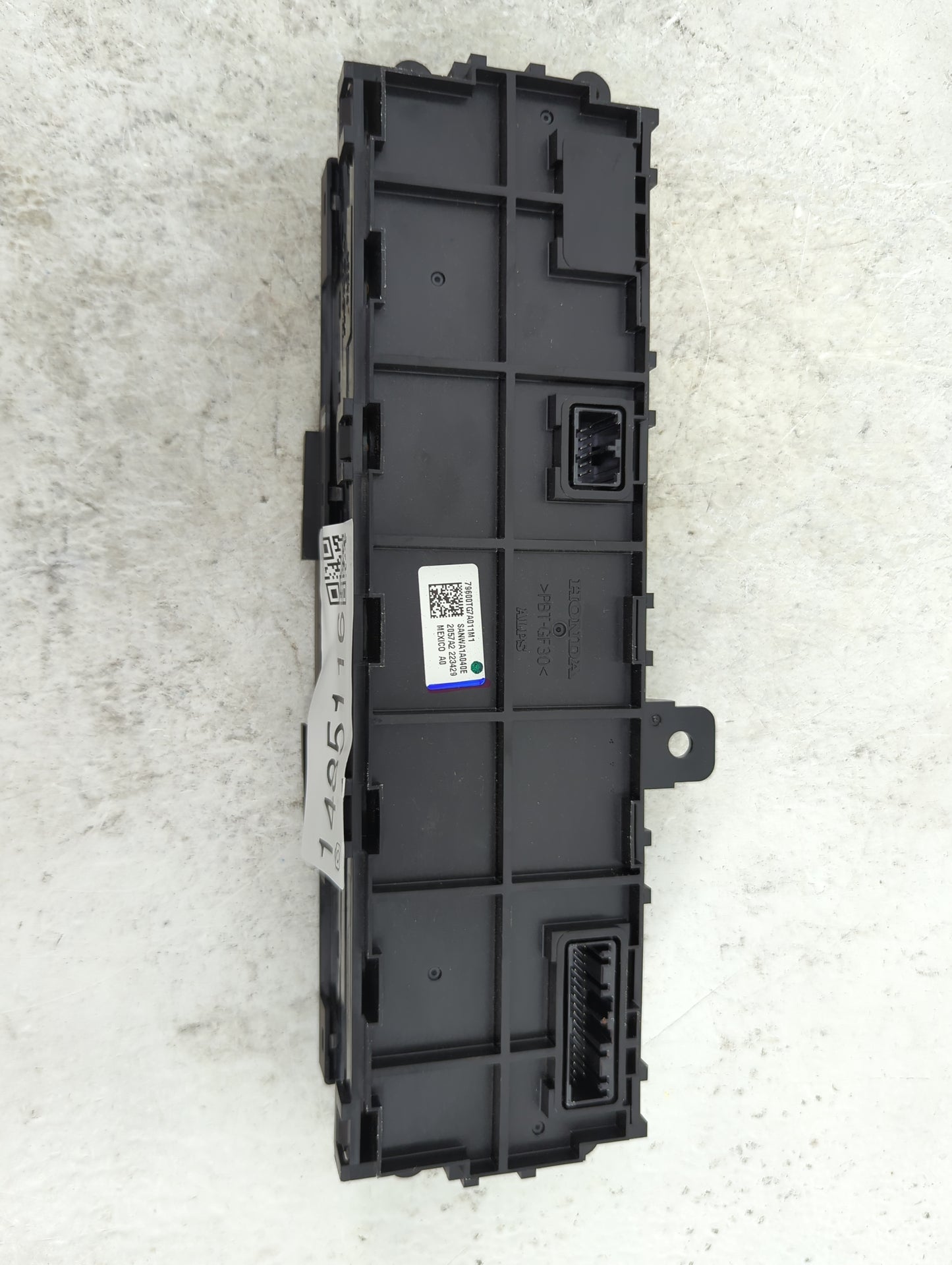 2016-2018 Honda Pilot Climate Control Module Temperature AC/Heater Replacement P/N:79600TG7A011M1 SANWA1A040E Fits OEM Used 